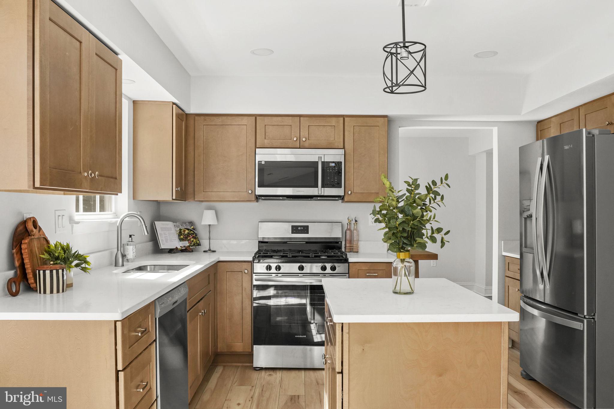 5612 NEEDLEFISH COURT