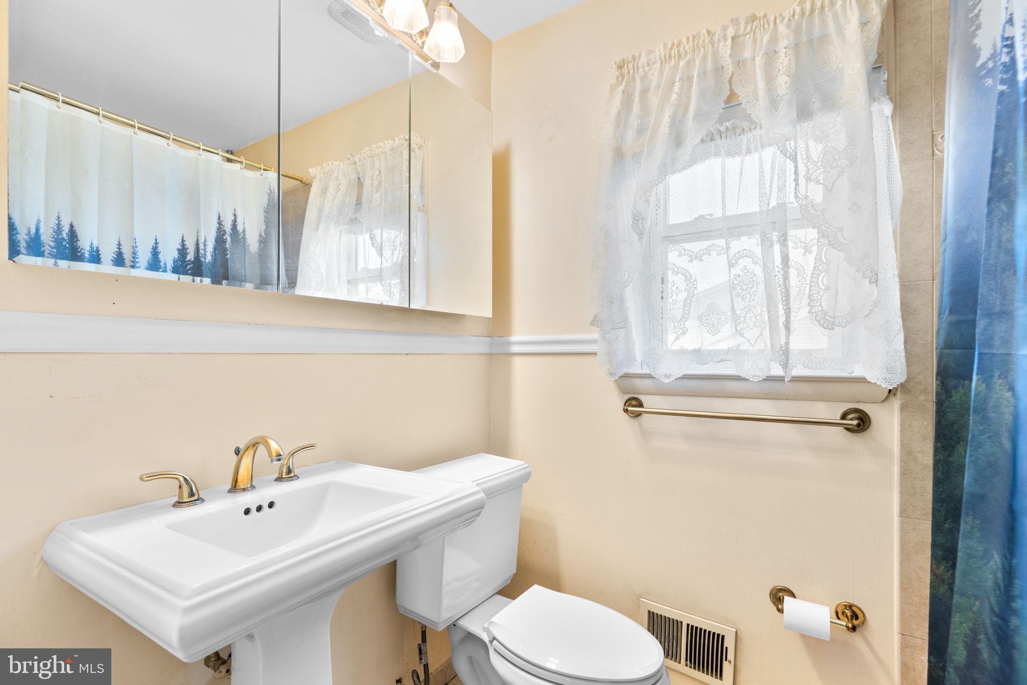 HILLSIDE ACRES - Residential