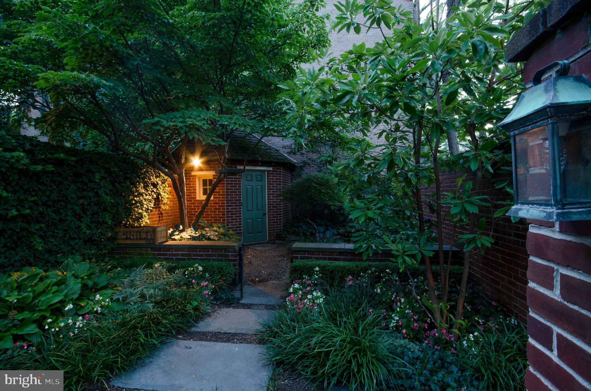 SOCIETY HILL - Residential