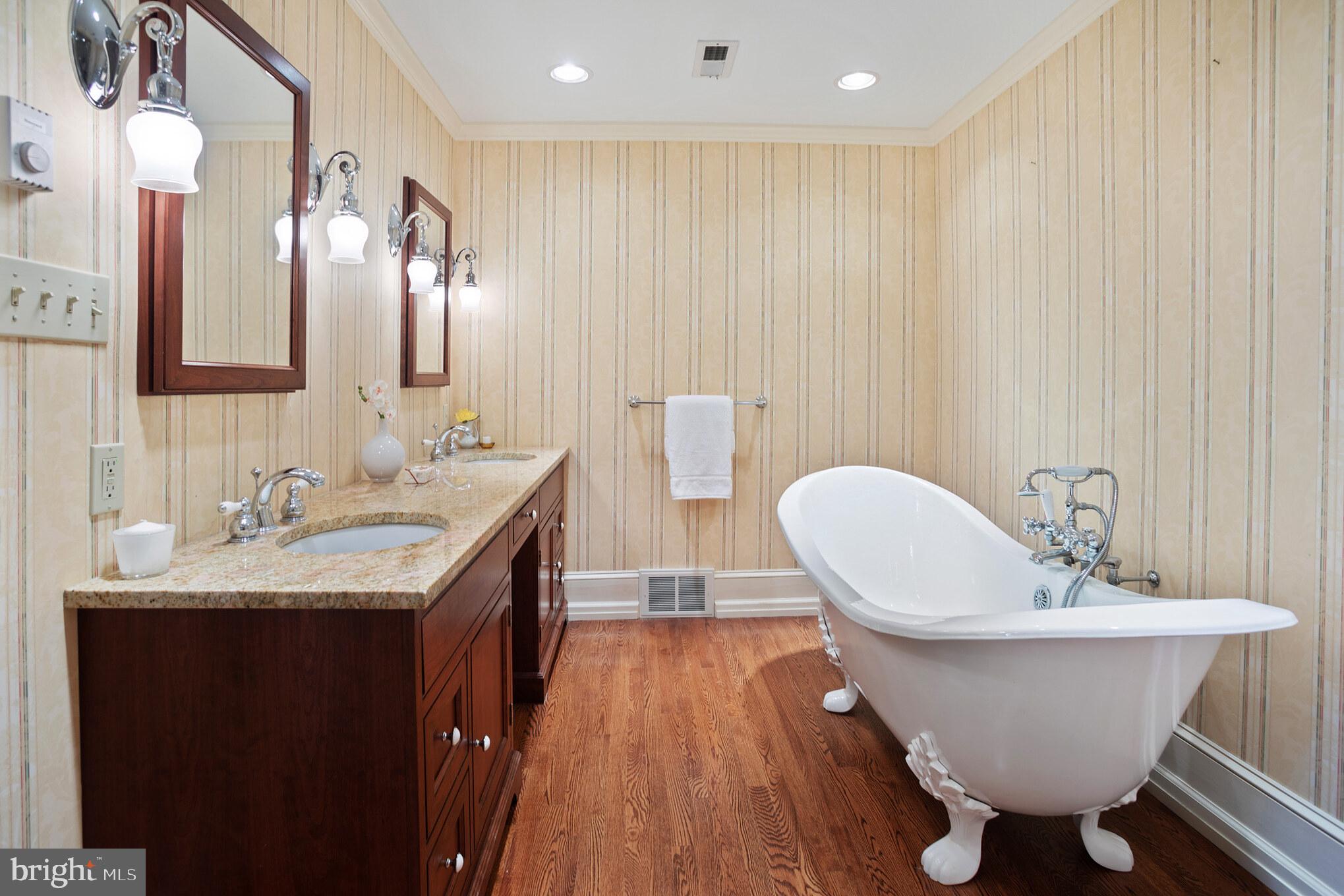 SOCIETY HILL - Residential