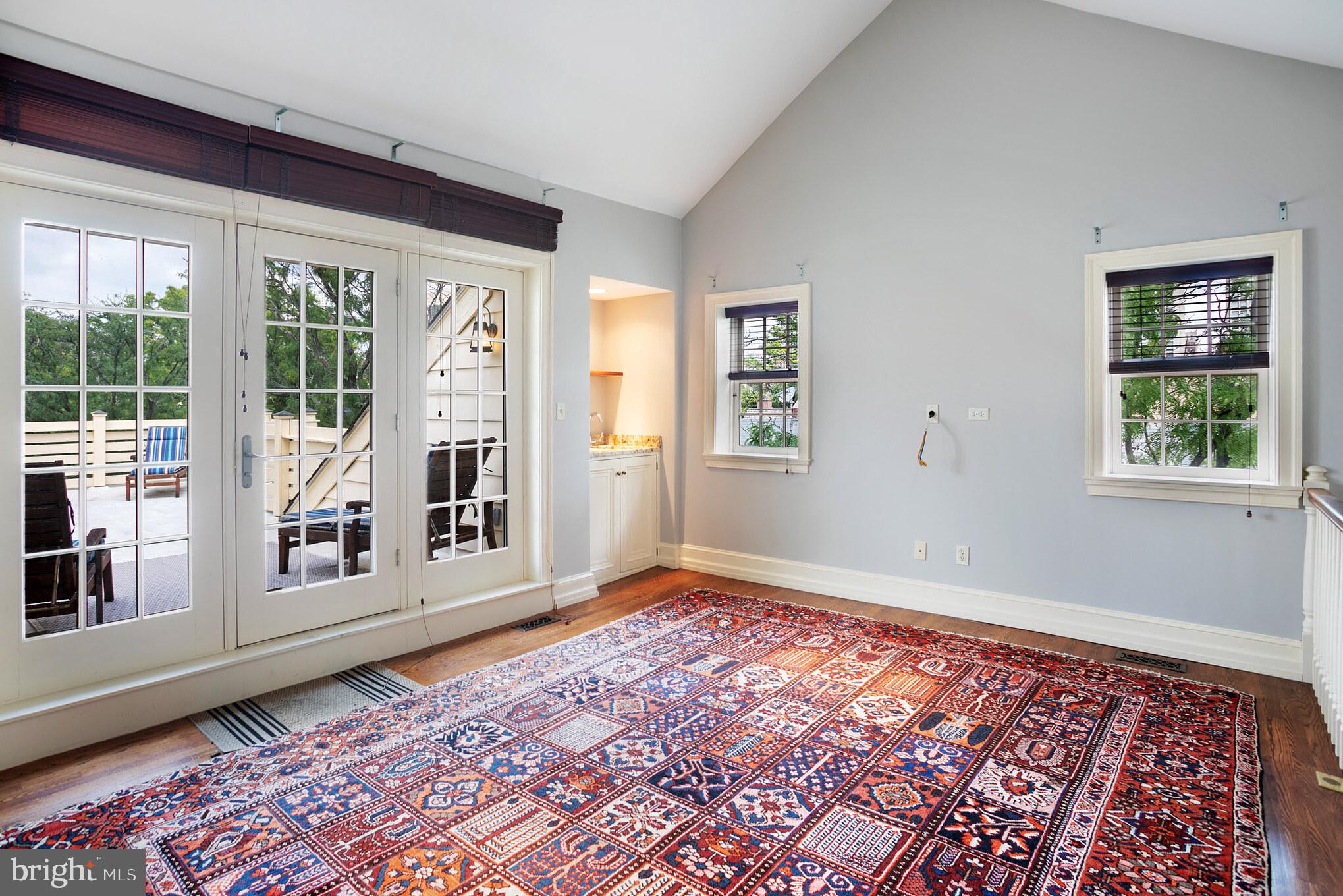 SOCIETY HILL - Residential