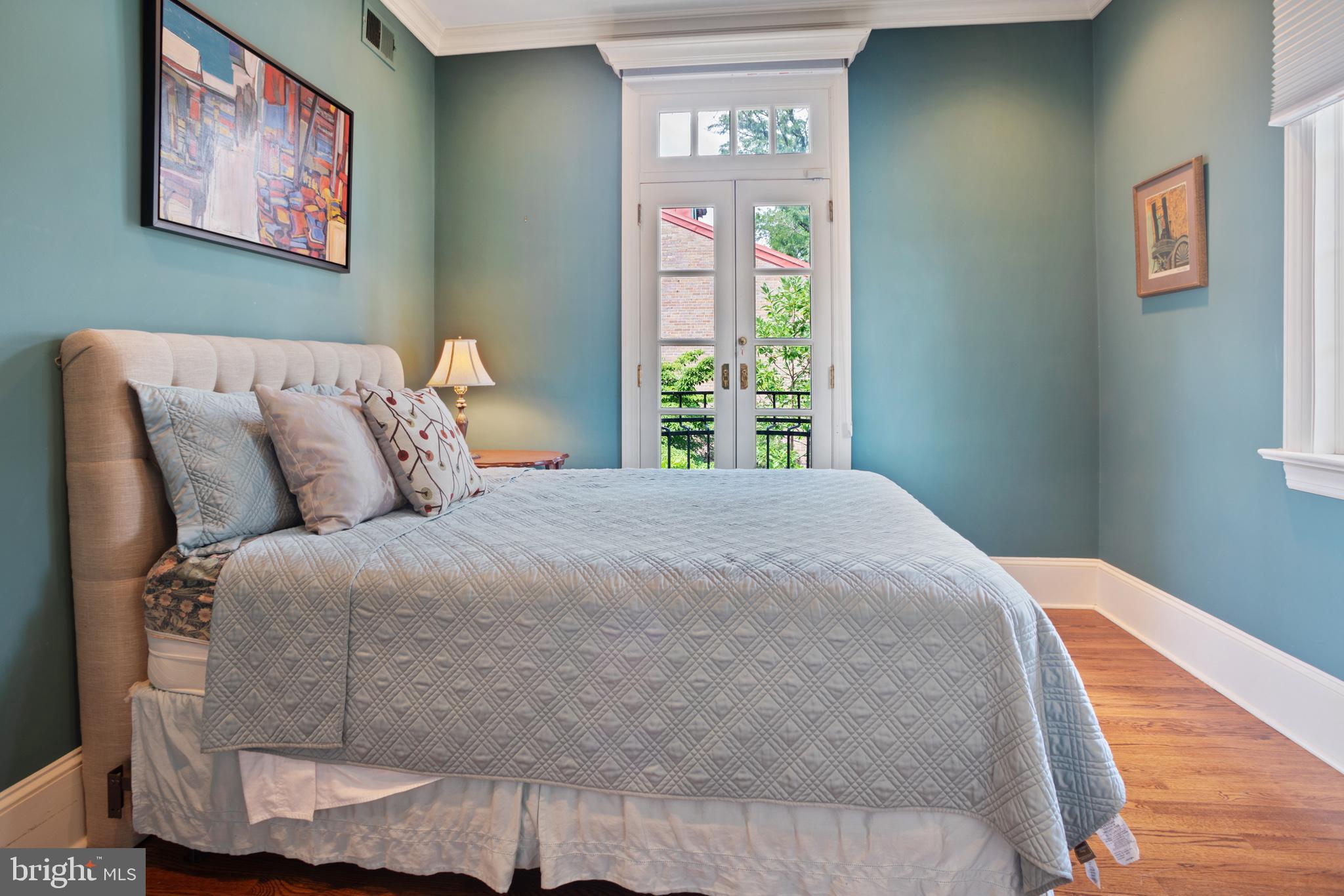 SOCIETY HILL - Residential