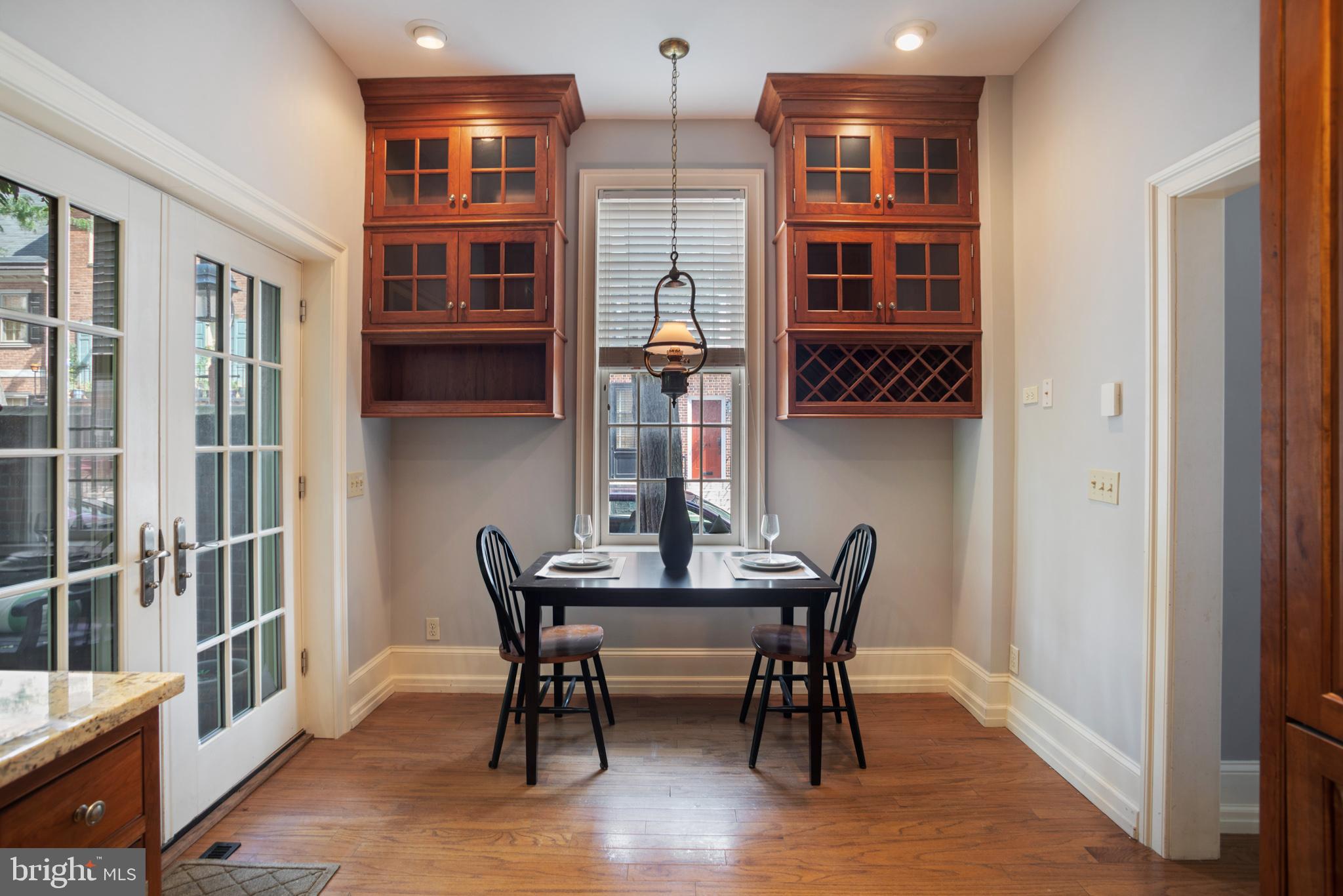 SOCIETY HILL - Residential