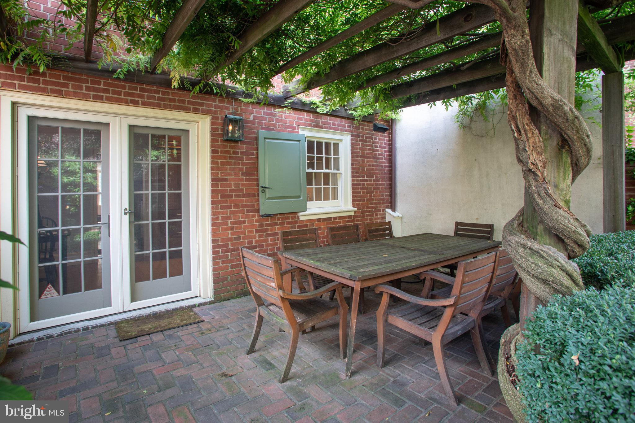 SOCIETY HILL - Residential