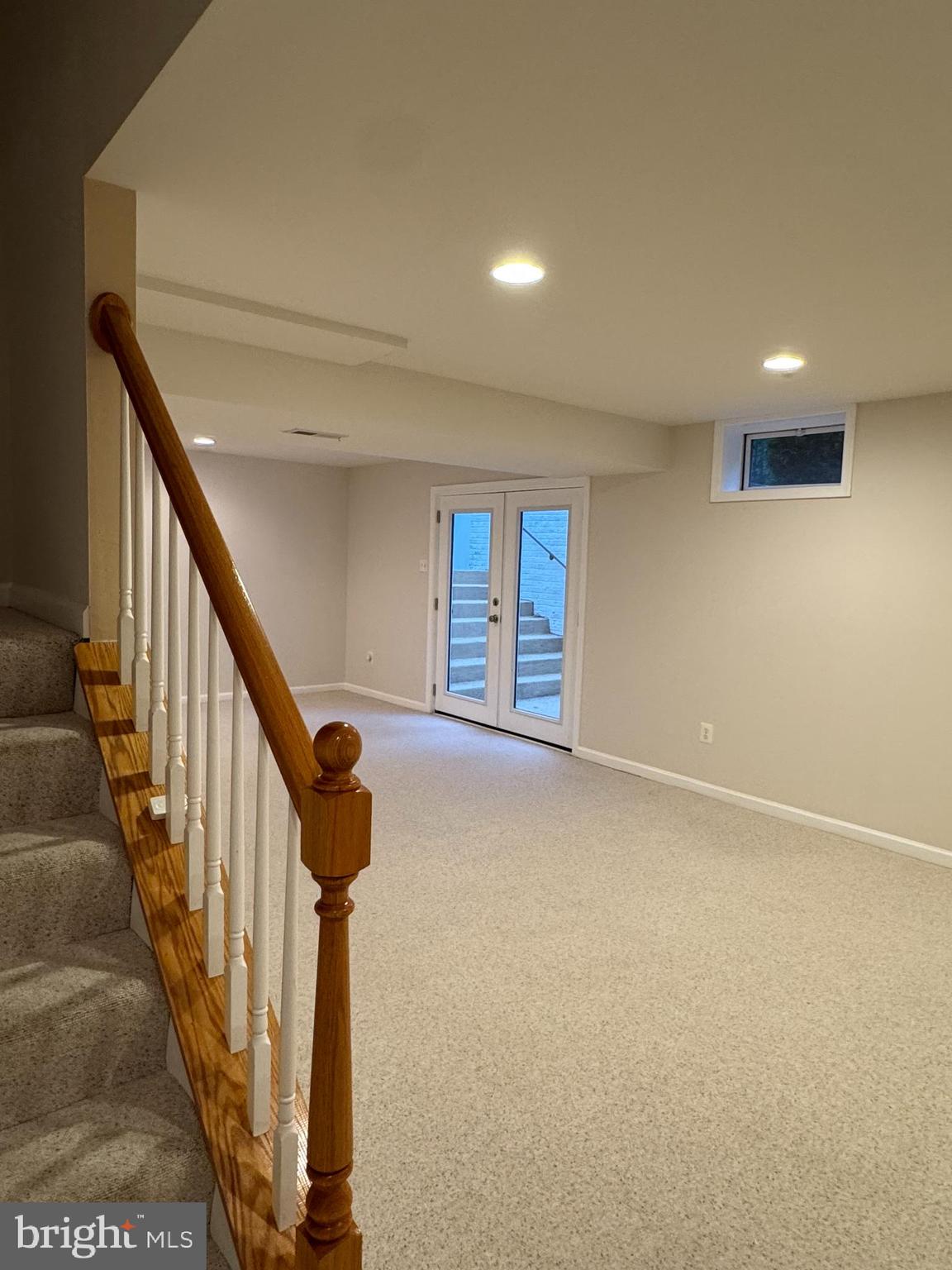 CRIPPENS CORNER - Residential Lease