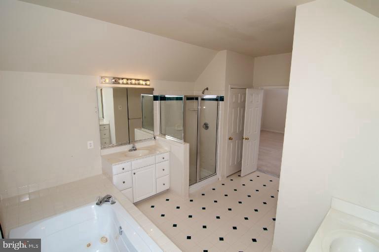 CRIPPENS CORNER - Residential Lease