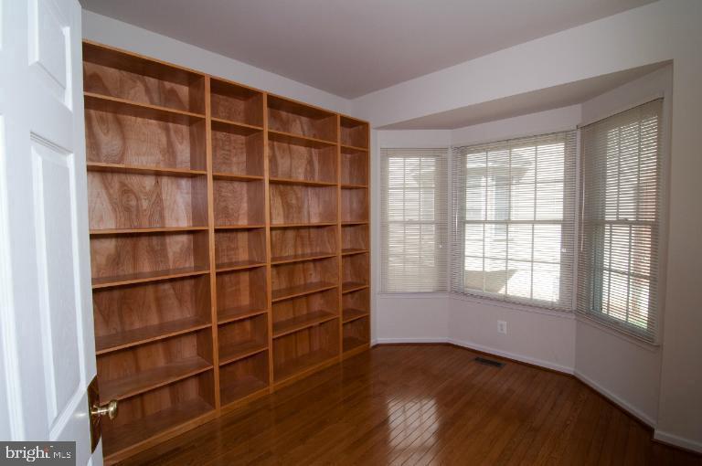 CRIPPENS CORNER - Residential Lease