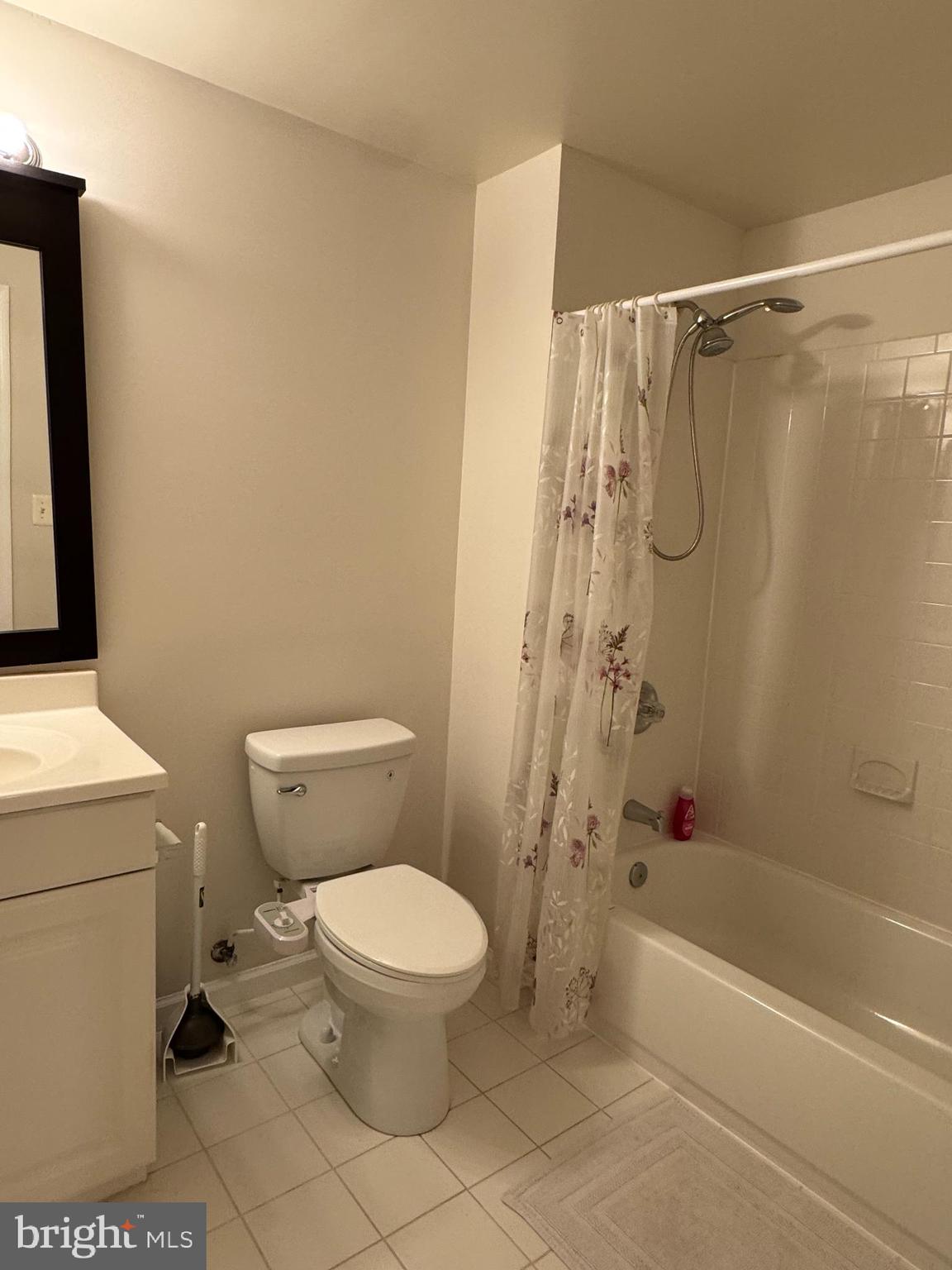 CRIPPENS CORNER - Residential Lease