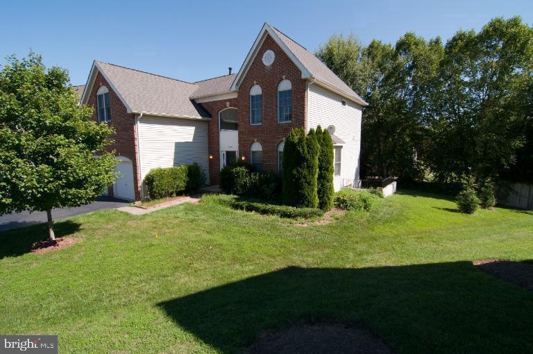 CRIPPENS CORNER - Residential Lease