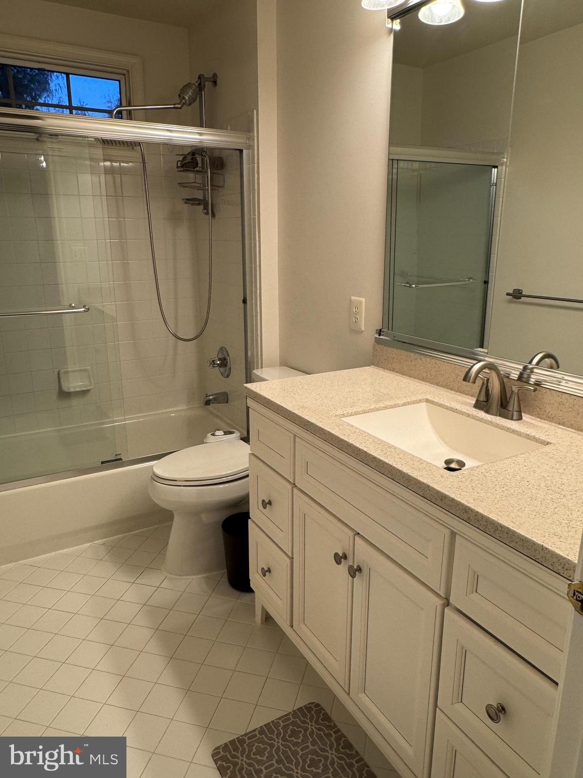 CRIPPENS CORNER - Residential Lease