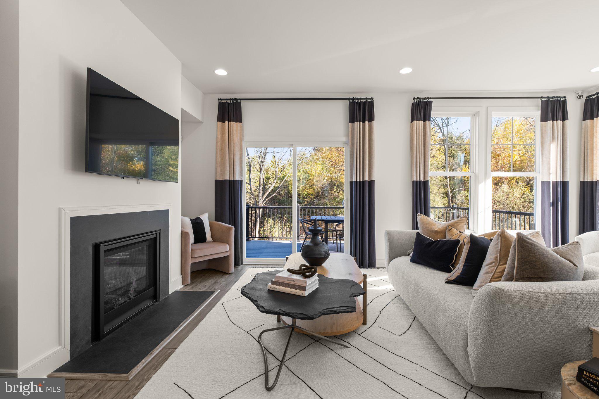 LAKE FREDERICK - Residential