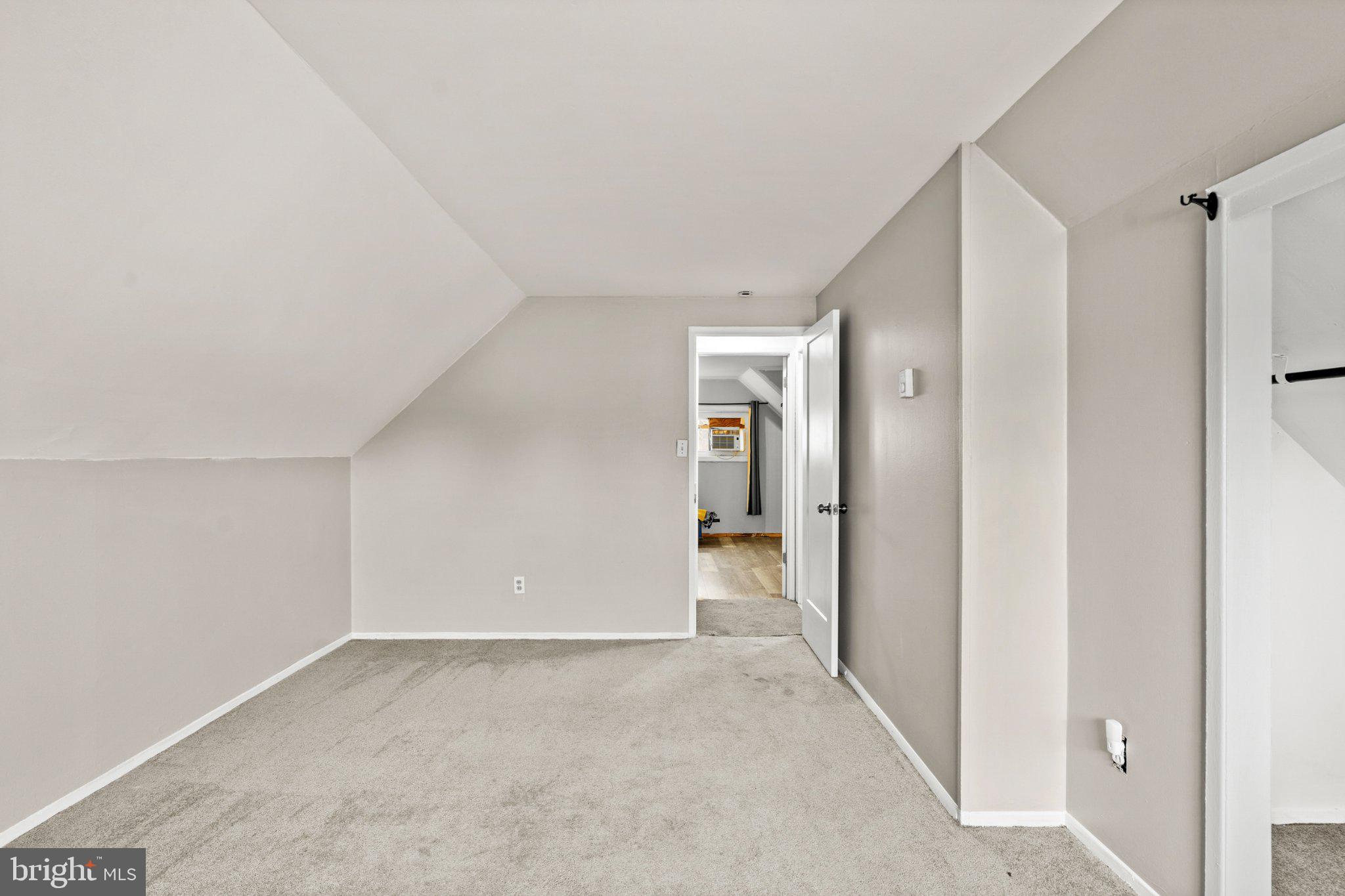 INDIAN CREEK - Residential