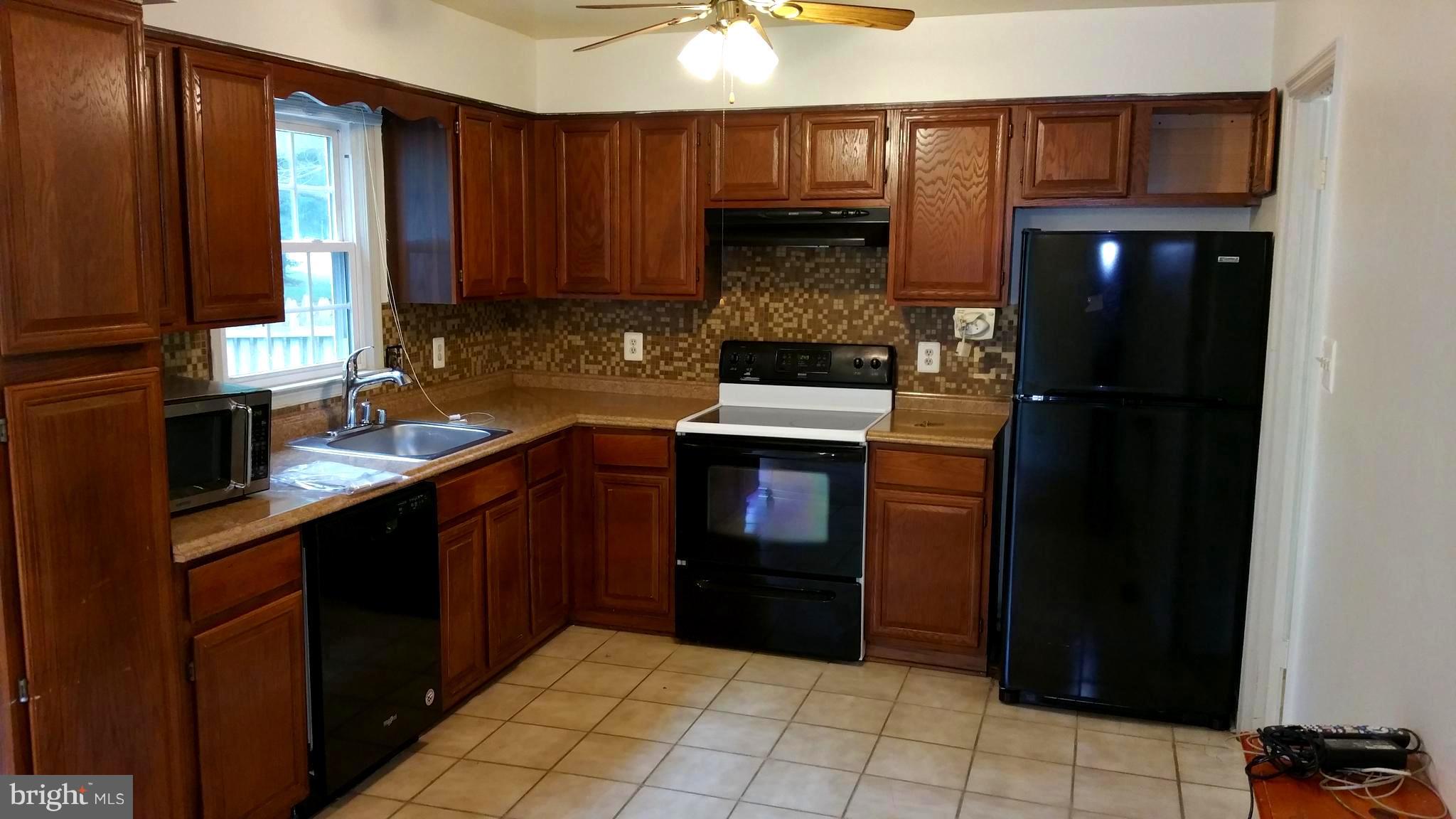 LAKE RIDGE - Residential Lease