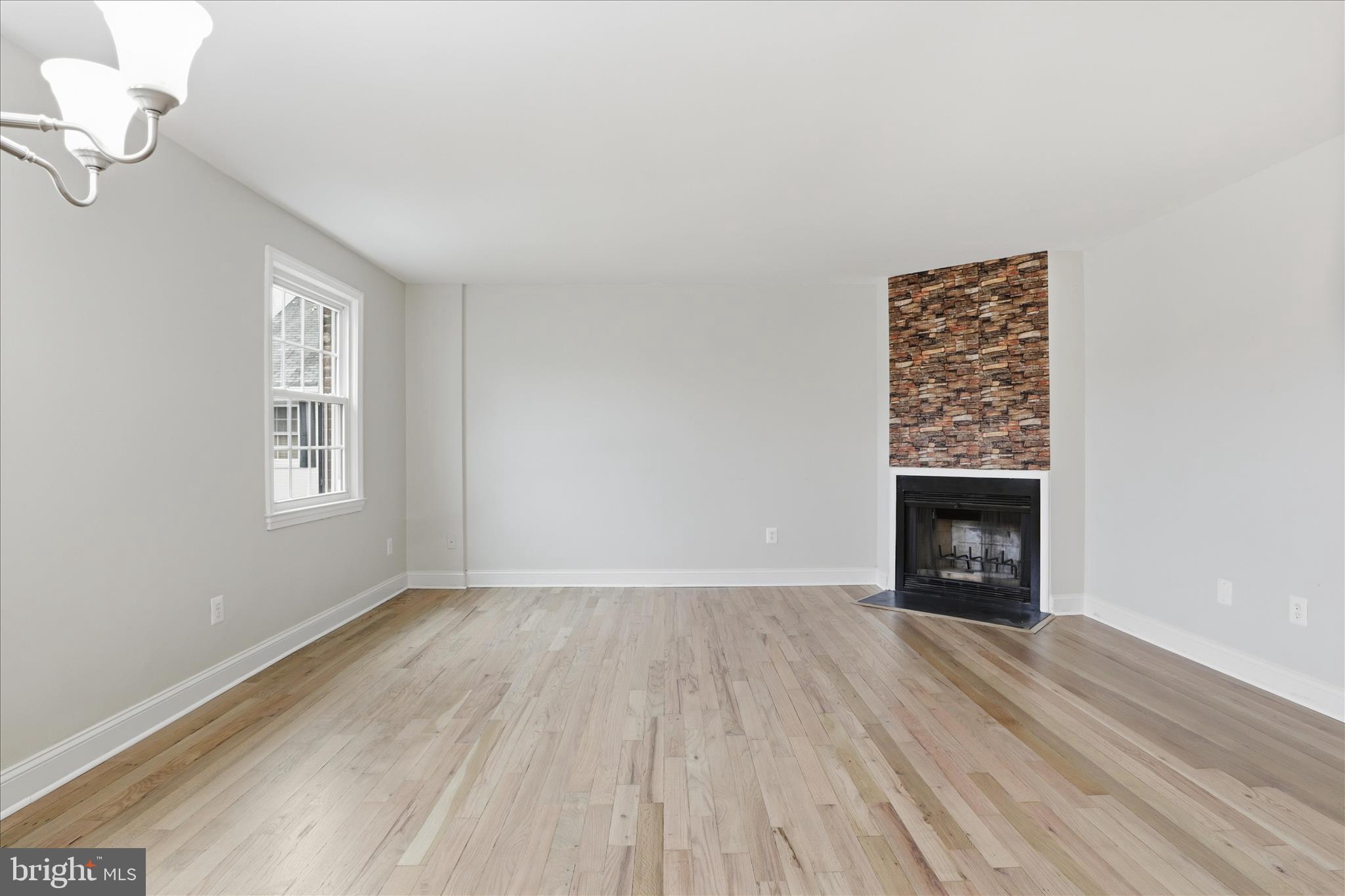 COMMONS OF ARLINGTON - Residential