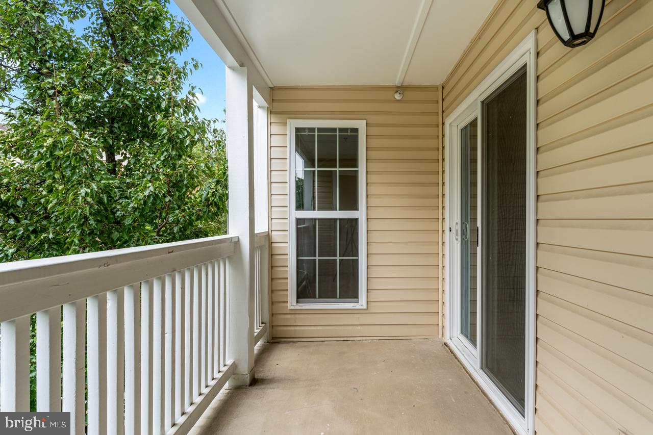 TYSONS CORNER - Land