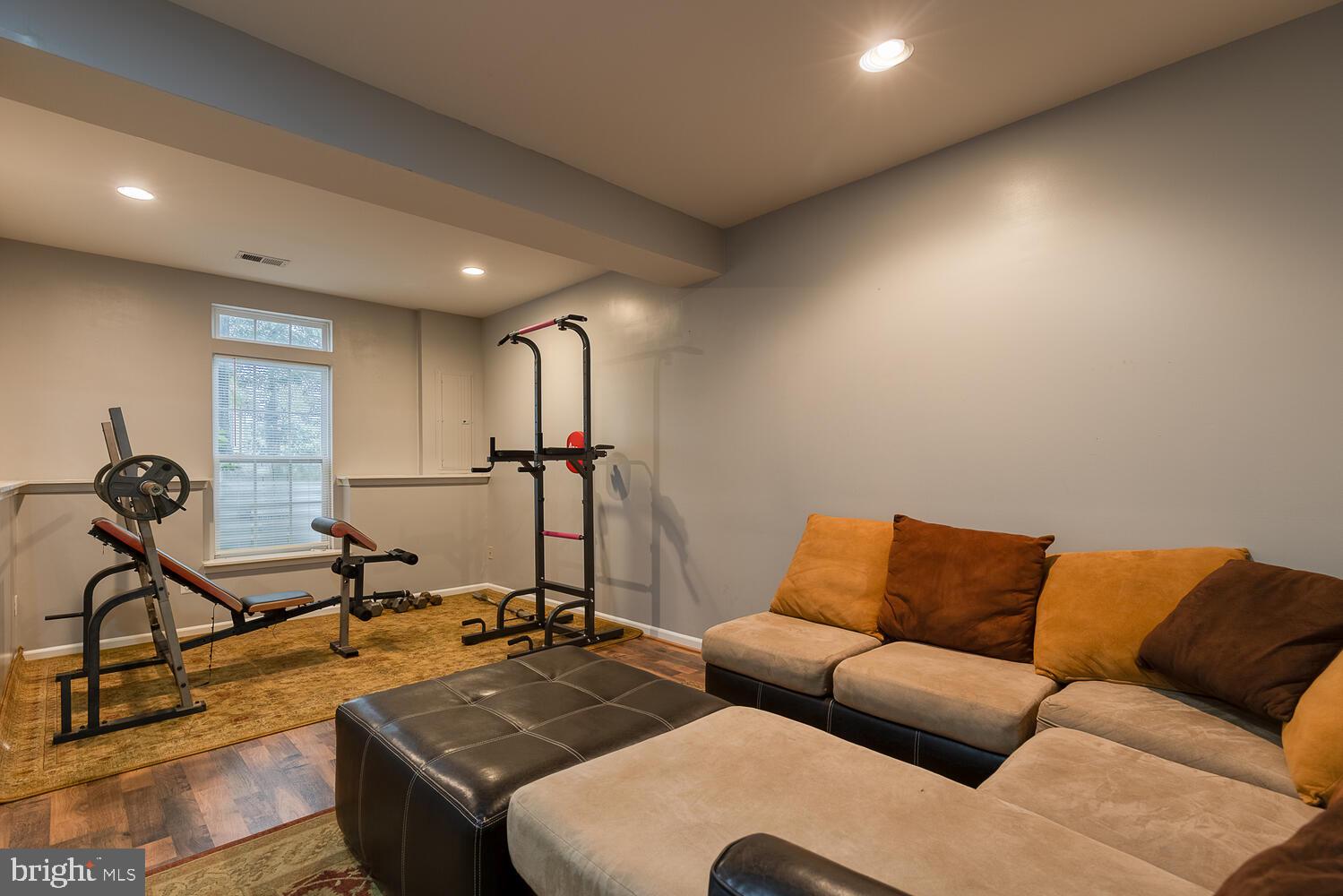 MONROE POINT TOWNHOUSES - Residential