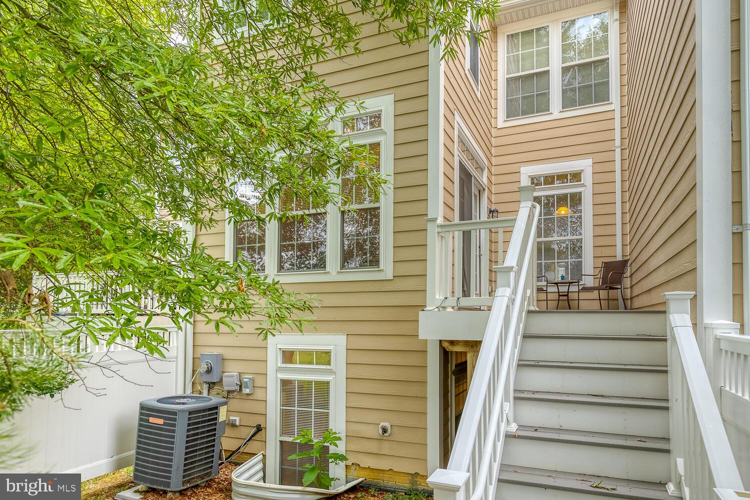 MONROE POINT TOWNHOUSES - Residential