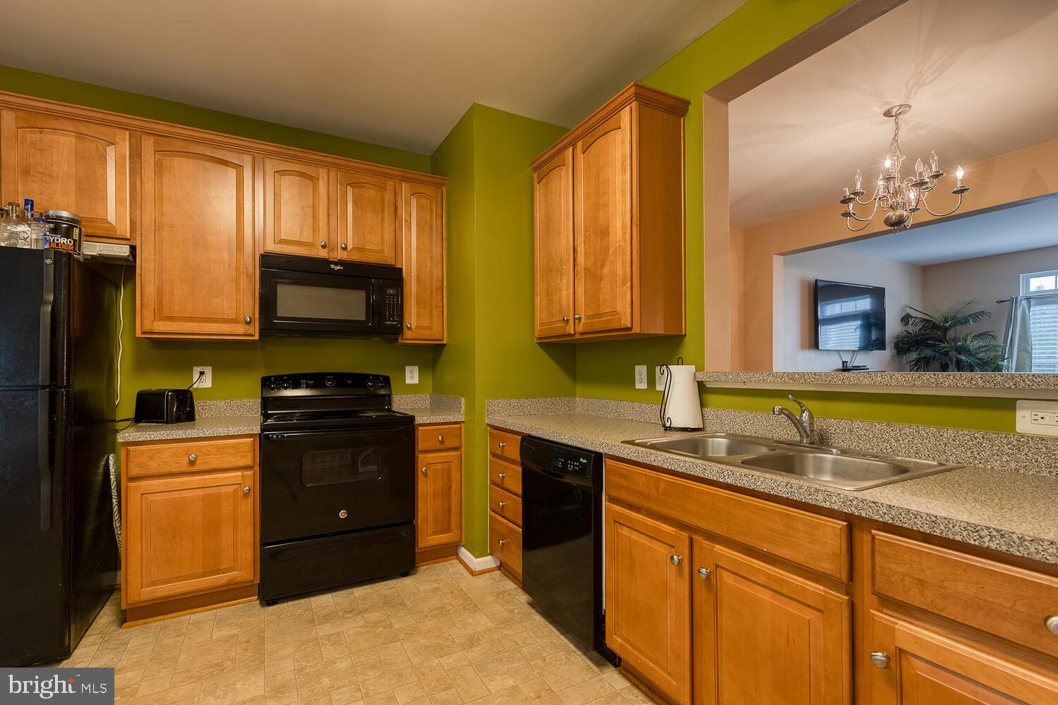 MONROE POINT TOWNHOUSES - Residential