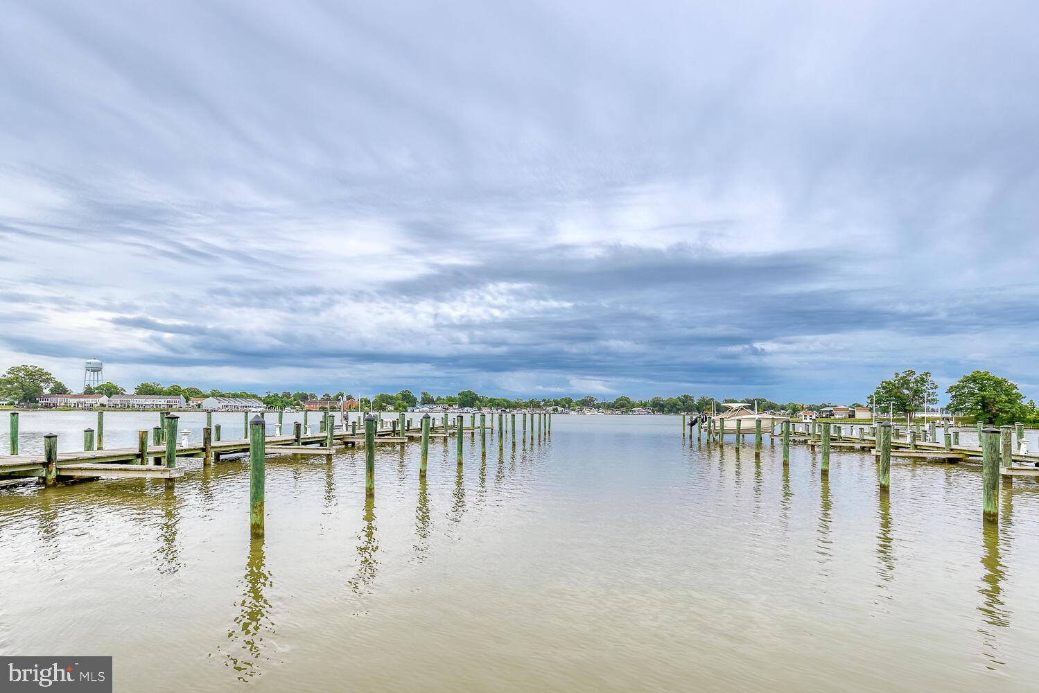 MONROE POINT TOWNHOUSES - Residential