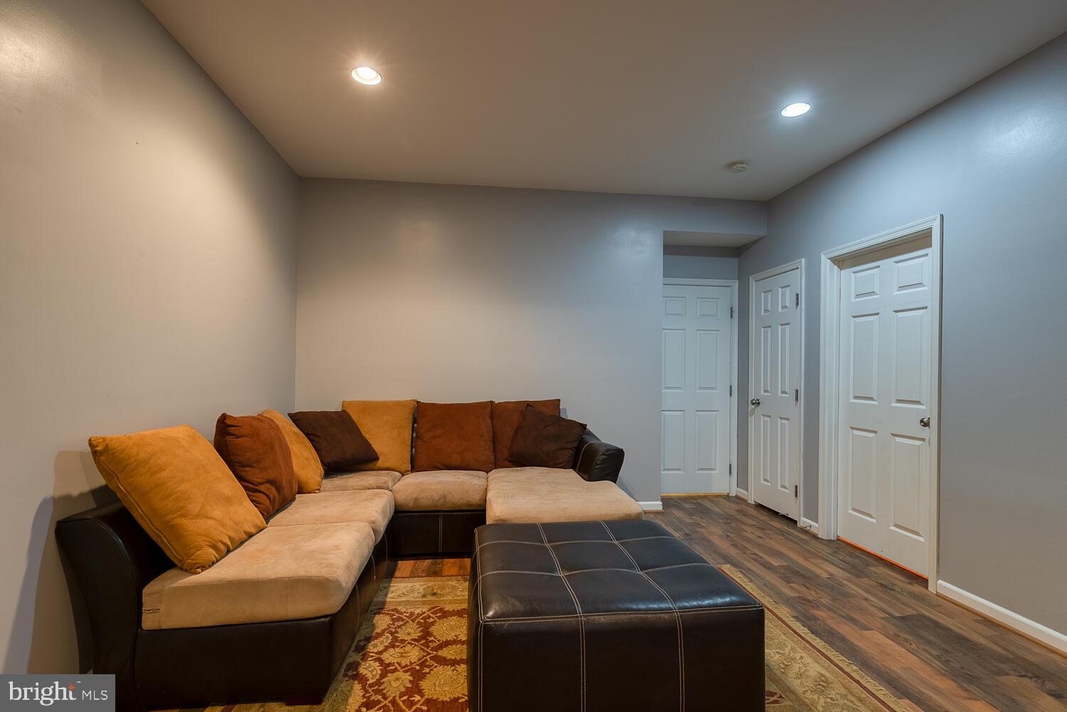 MONROE POINT TOWNHOUSES - Residential