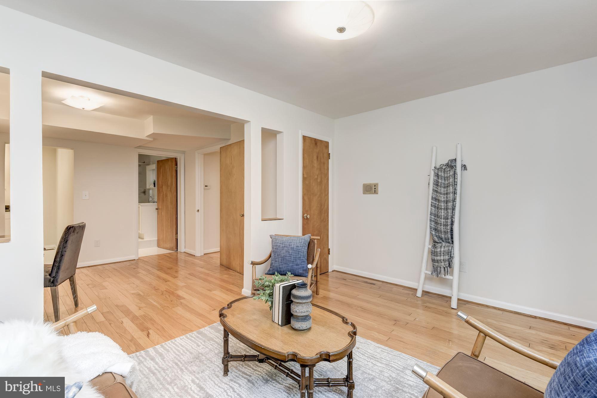 CHEVY CHASE - Residential