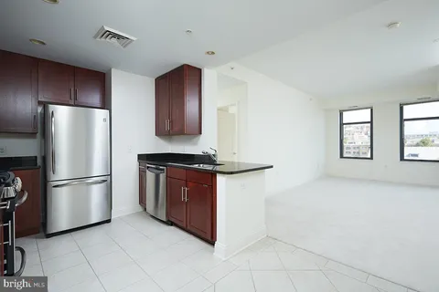 525 Fayette Street Unit 411, Alexandria, VA MLS: VAAX2053384
