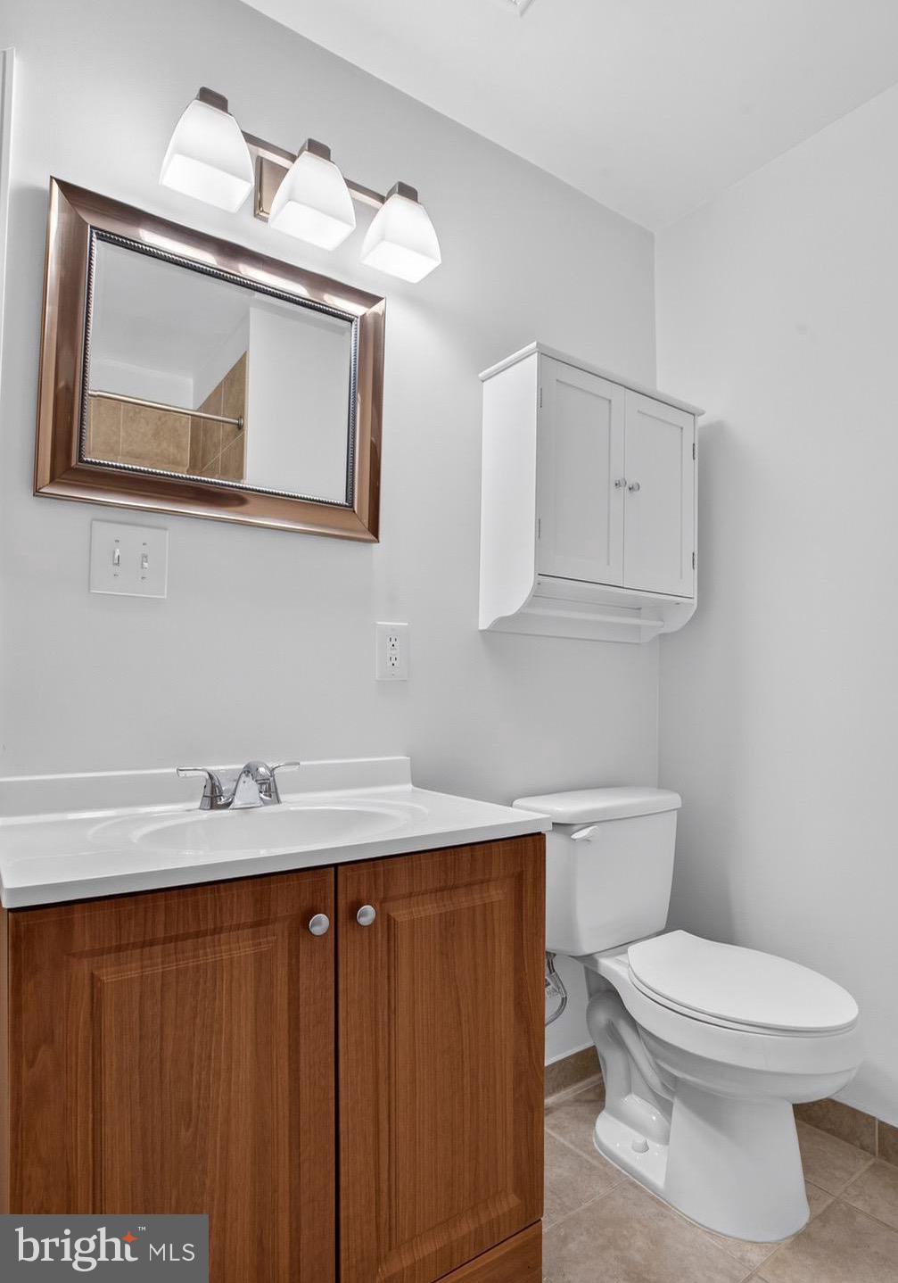 WILLIAMSBURG SQUARE - Residential