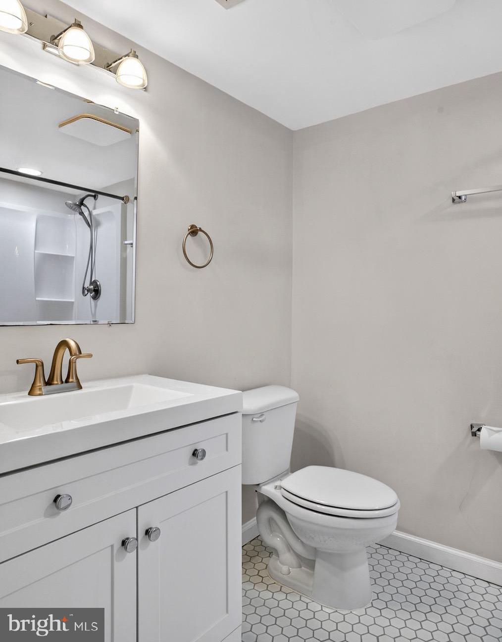 WILLIAMSBURG SQUARE - Residential
