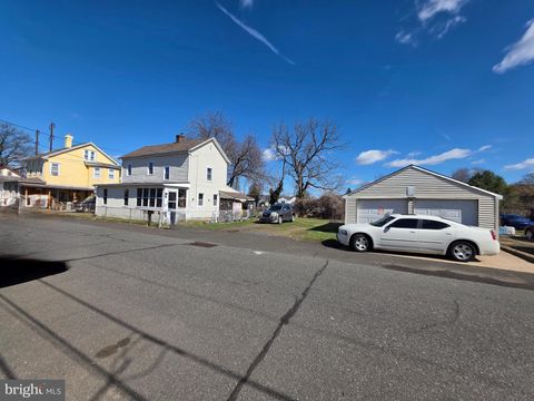 732 BROWN STREET TULLYTOWN PA 19007