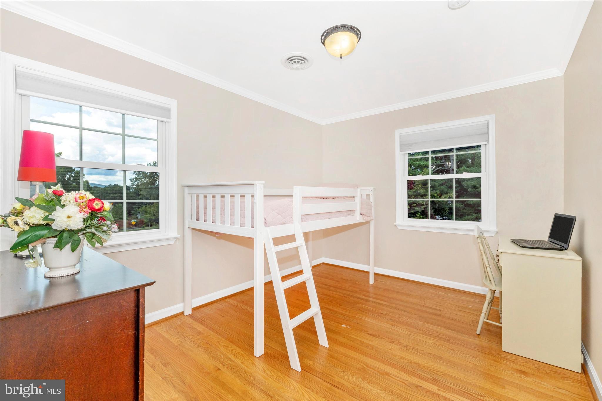 WOODMERE SOUTH - Residential