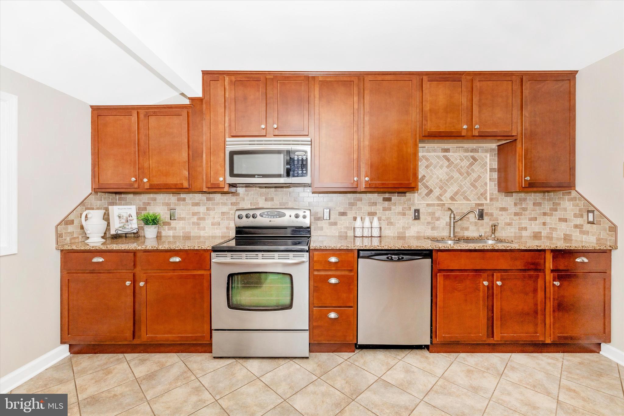 WOODMERE SOUTH - Residential