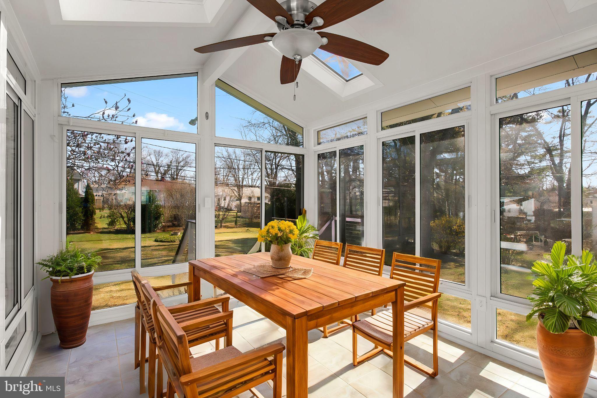 SUBURBIA - Residential