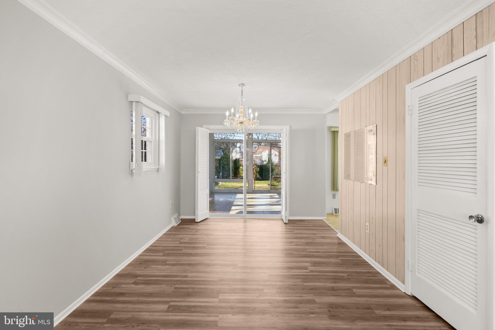 SUBURBIA - Residential