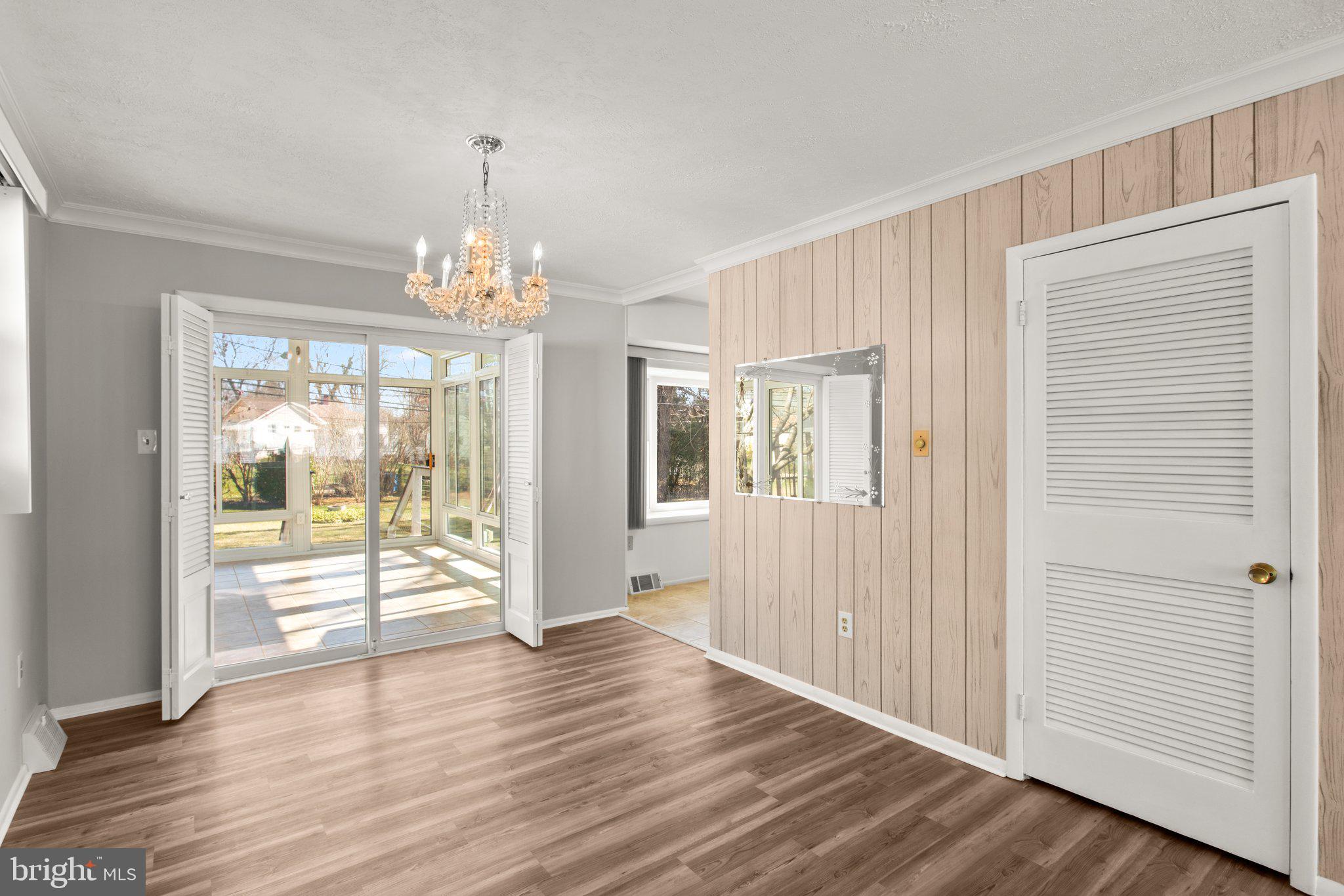 SUBURBIA - Residential