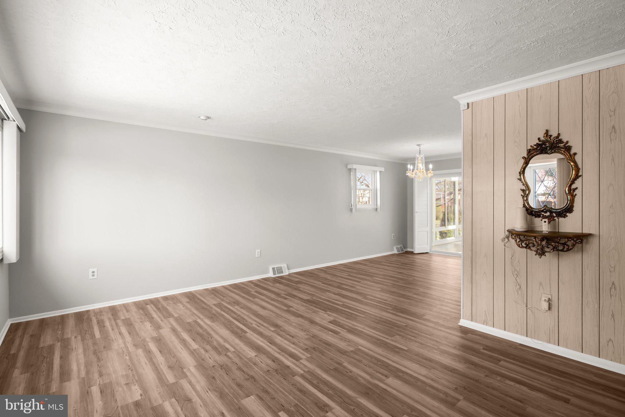 SUBURBIA - Residential