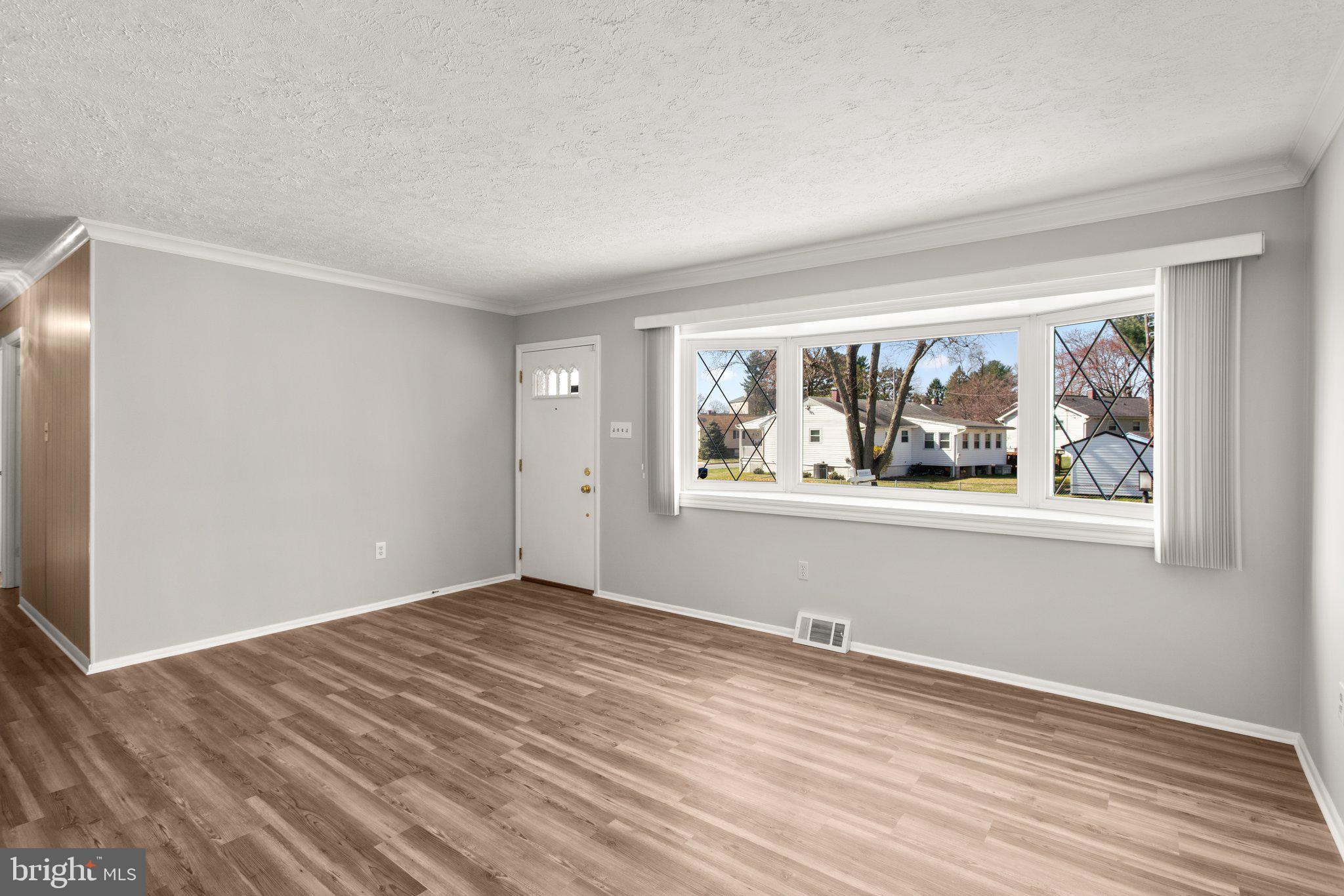 SUBURBIA - Residential