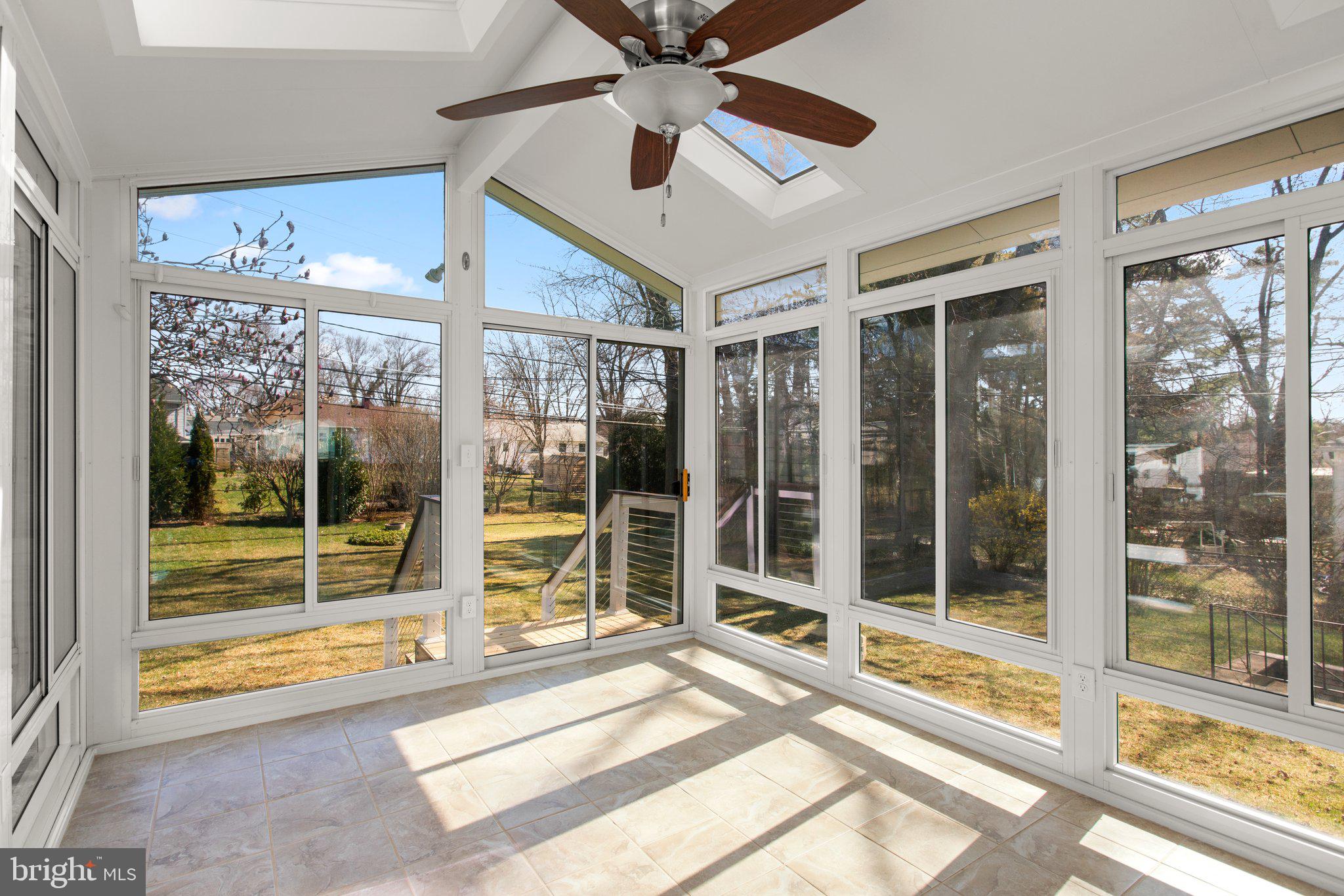 SUBURBIA - Residential