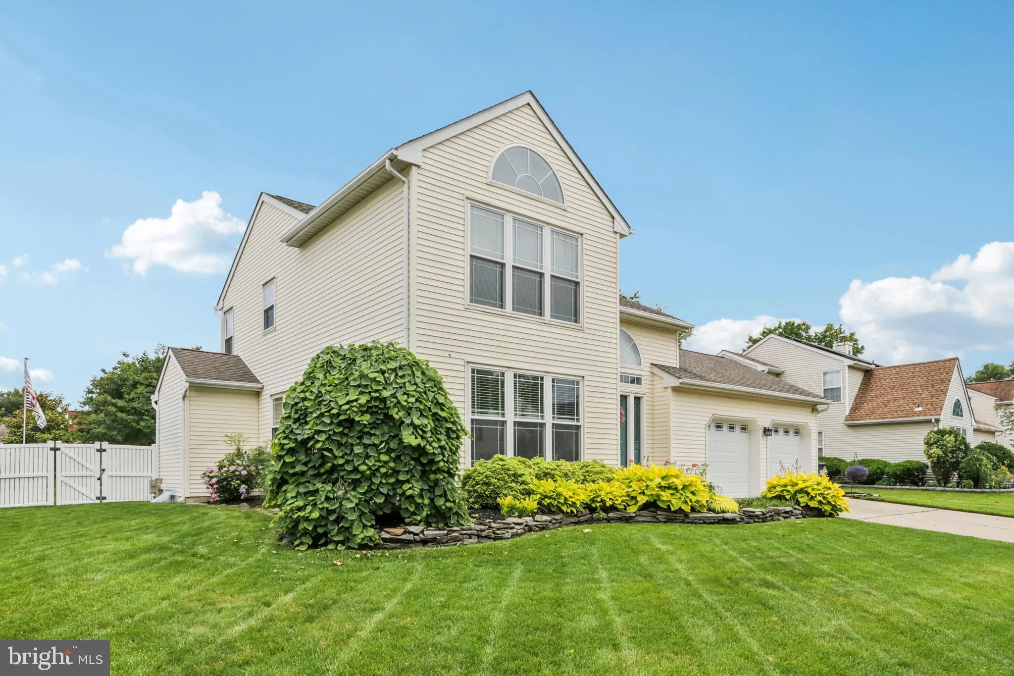 Burlington, New Jersey 08016, United States, 4 Bedrooms Bedrooms, ,4 BathroomsBathrooms,Residential,Pending,151917