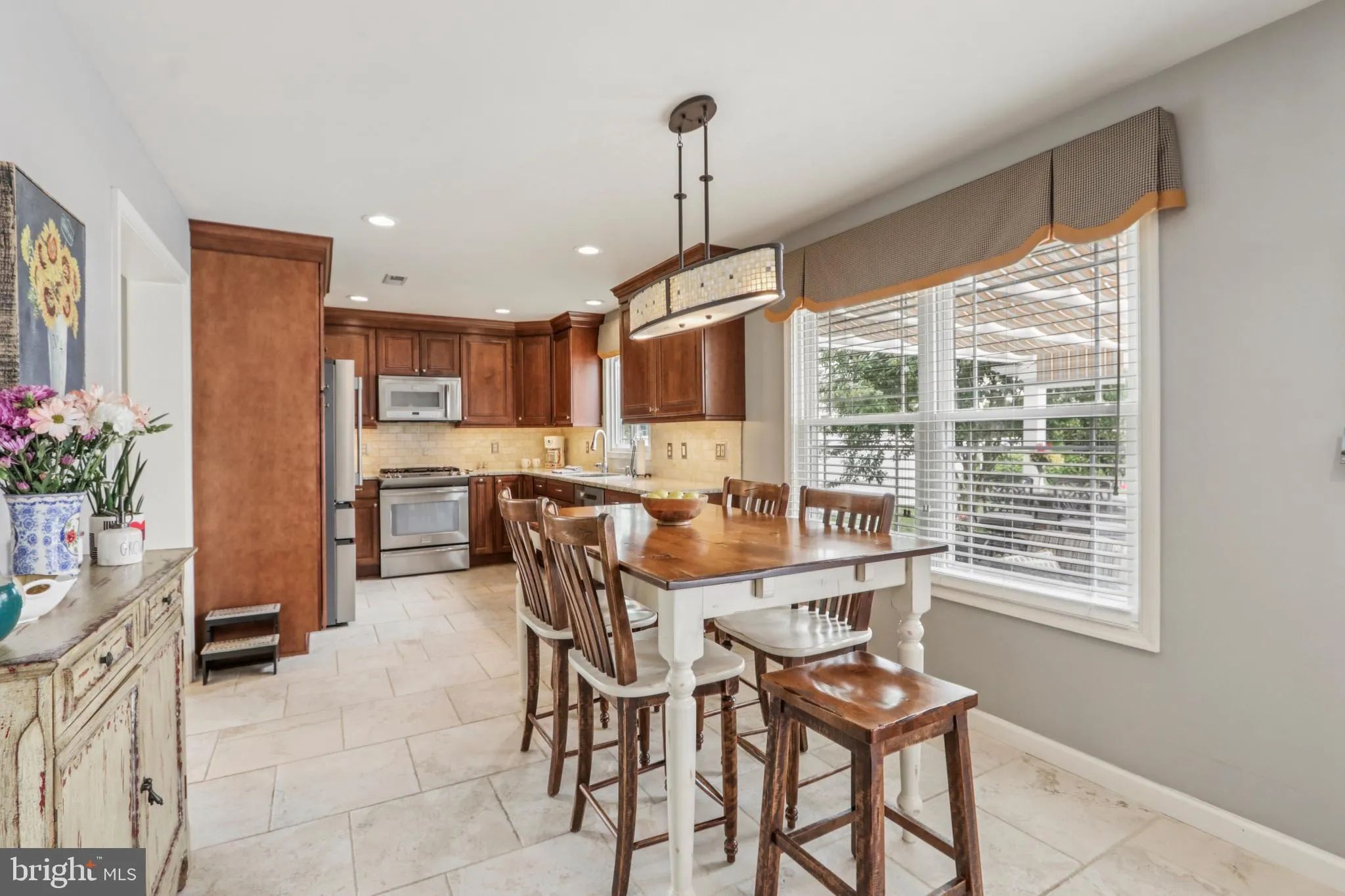 Burlington, New Jersey 08016, United States, 4 Bedrooms Bedrooms, ,4 BathroomsBathrooms,Residential,Pending,151917