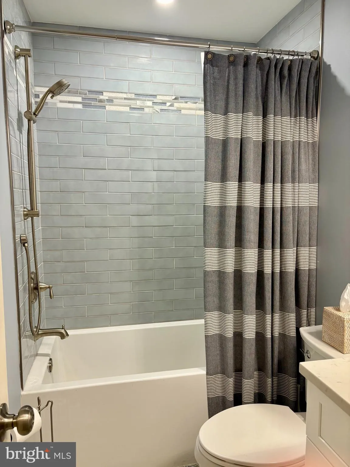 Burlington, New Jersey 08016, United States, 4 Bedrooms Bedrooms, ,4 BathroomsBathrooms,Residential,Pending,151917