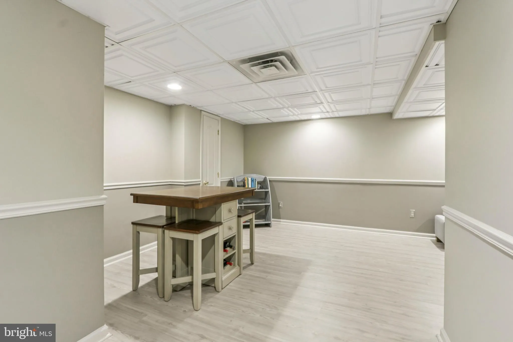 Burlington, New Jersey 08016, United States, 4 Bedrooms Bedrooms, ,4 BathroomsBathrooms,Residential,Pending,151917