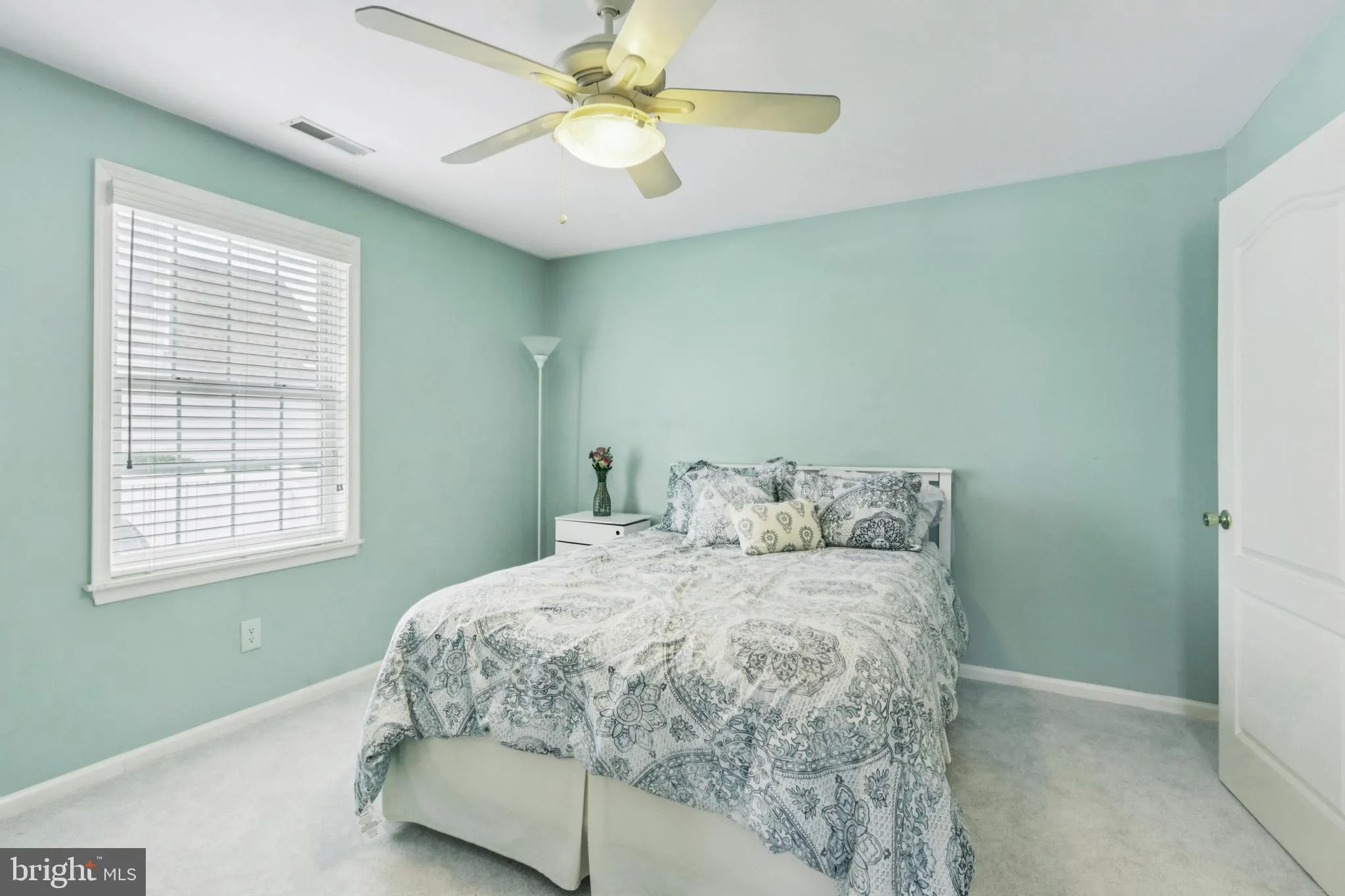 Burlington, New Jersey 08016, United States, 4 Bedrooms Bedrooms, ,4 BathroomsBathrooms,Residential,Pending,151917