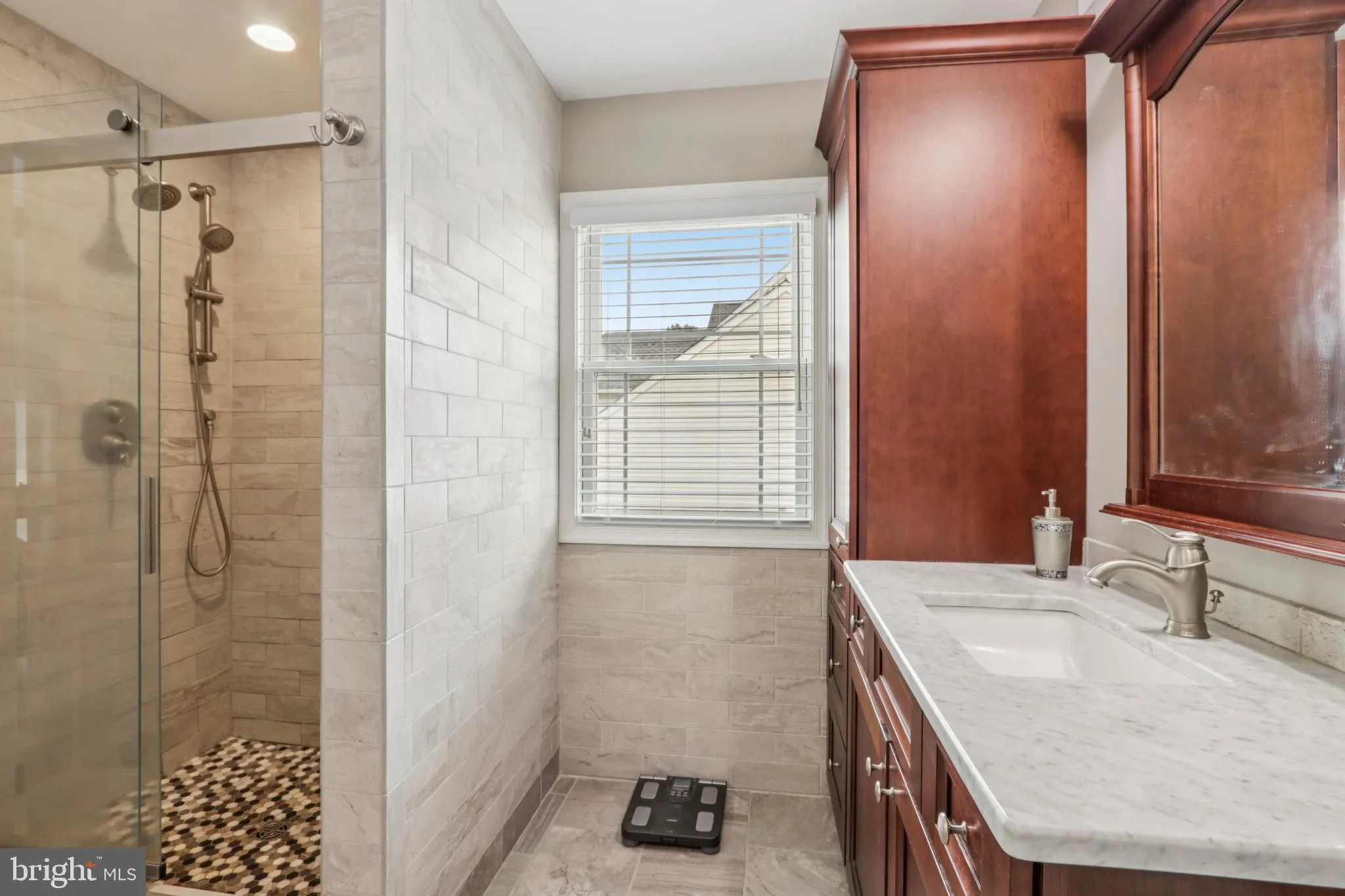 Burlington, New Jersey 08016, United States, 4 Bedrooms Bedrooms, ,4 BathroomsBathrooms,Residential,Pending,151917