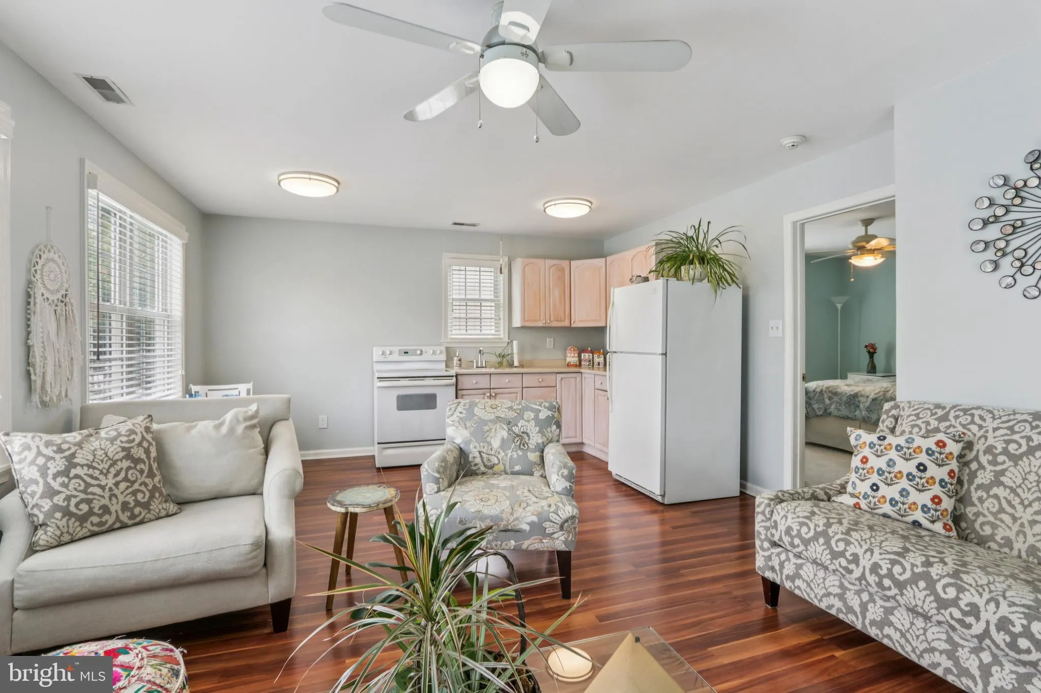 Burlington, New Jersey 08016, United States, 4 Bedrooms Bedrooms, ,4 BathroomsBathrooms,Residential,Pending,151917