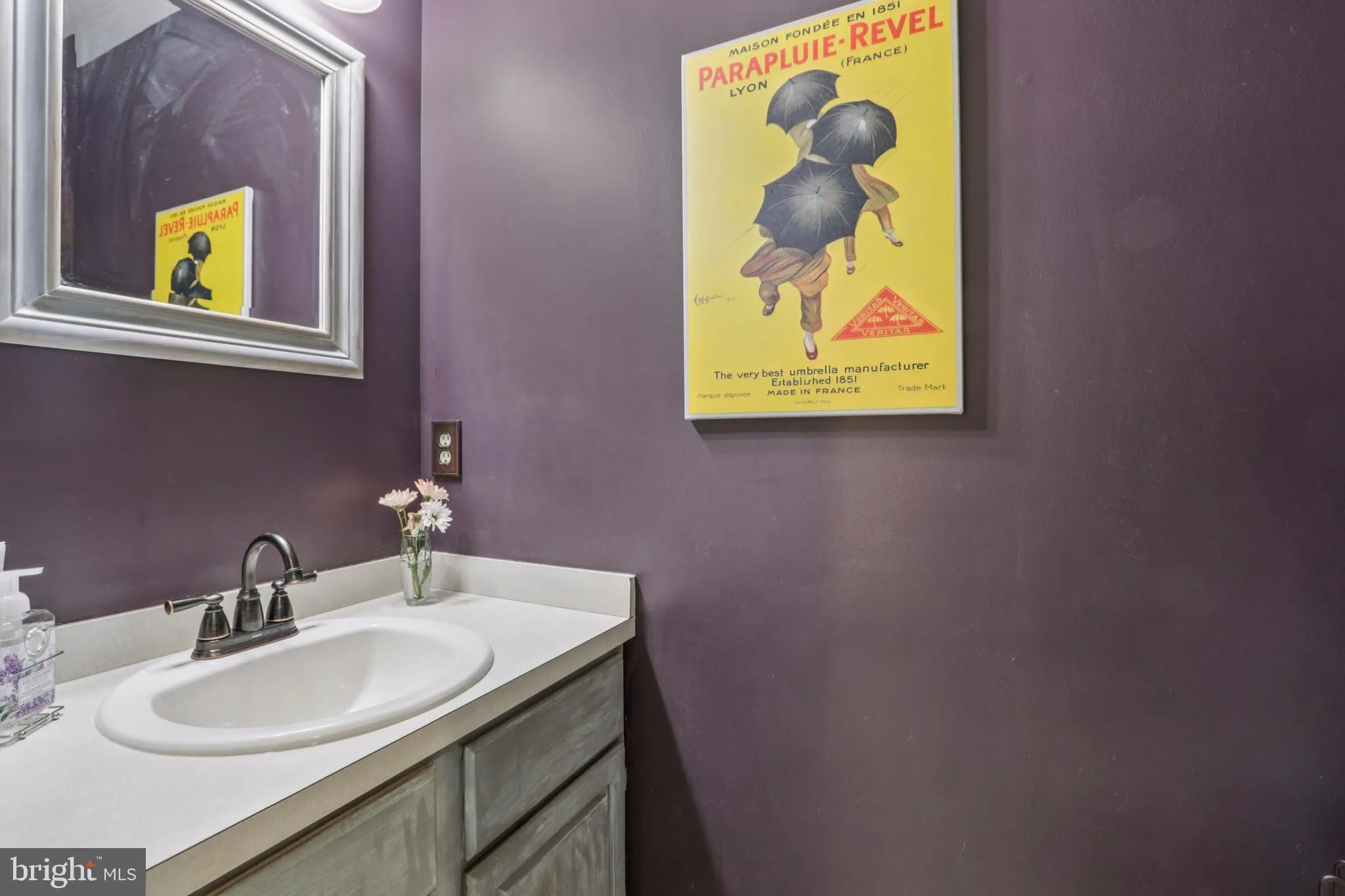 Burlington, New Jersey 08016, United States, 4 Bedrooms Bedrooms, ,4 BathroomsBathrooms,Residential,Pending,151917