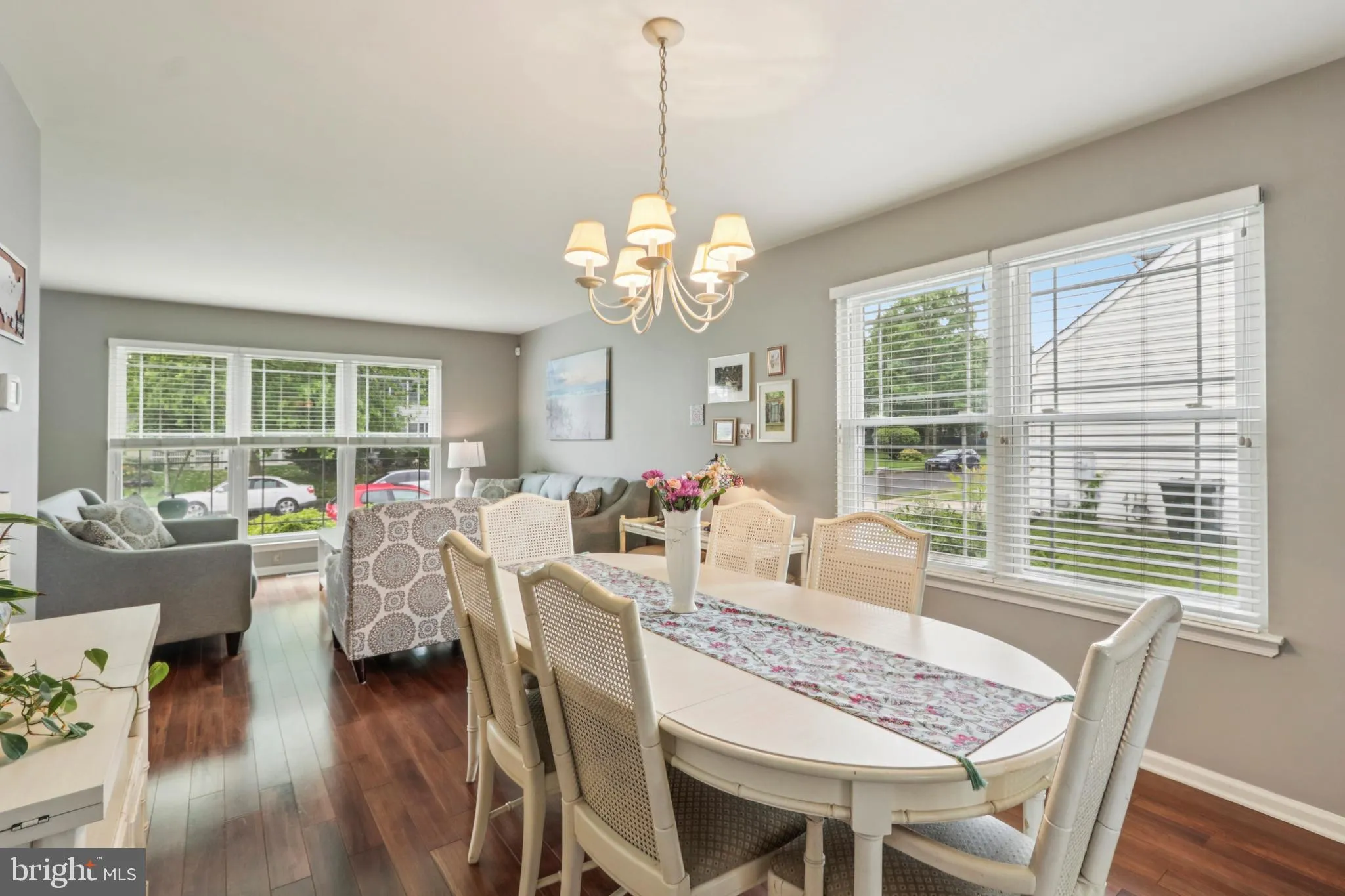 Burlington, New Jersey 08016, United States, 4 Bedrooms Bedrooms, ,4 BathroomsBathrooms,Residential,Pending,151917