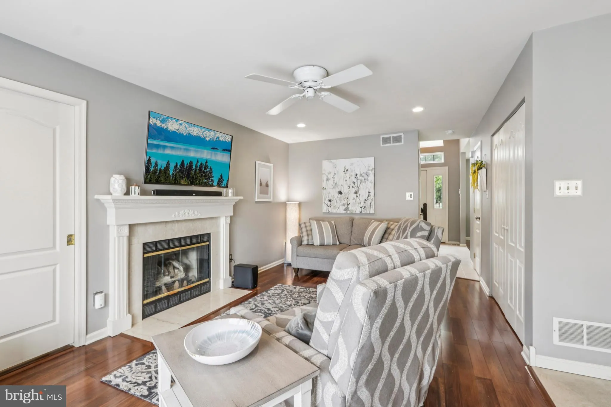 Burlington, New Jersey 08016, United States, 4 Bedrooms Bedrooms, ,4 BathroomsBathrooms,Residential,Pending,151917