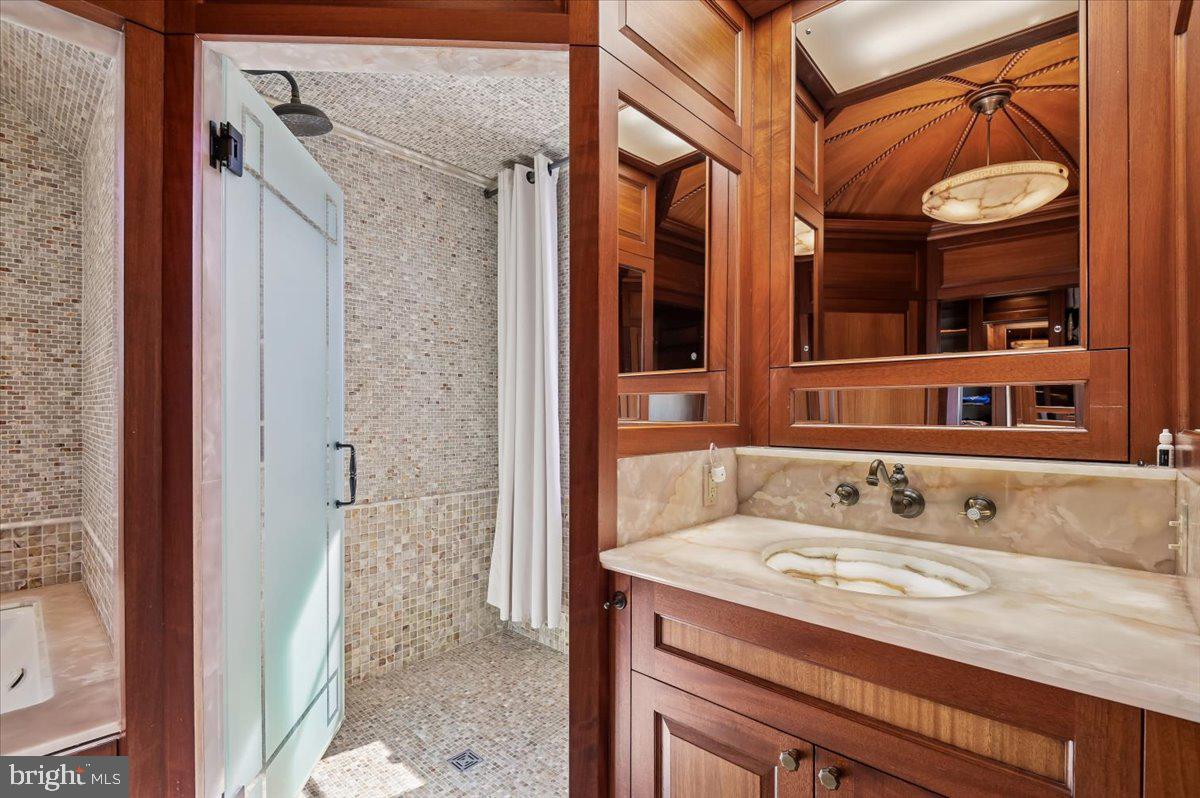 RUXTON - Residential