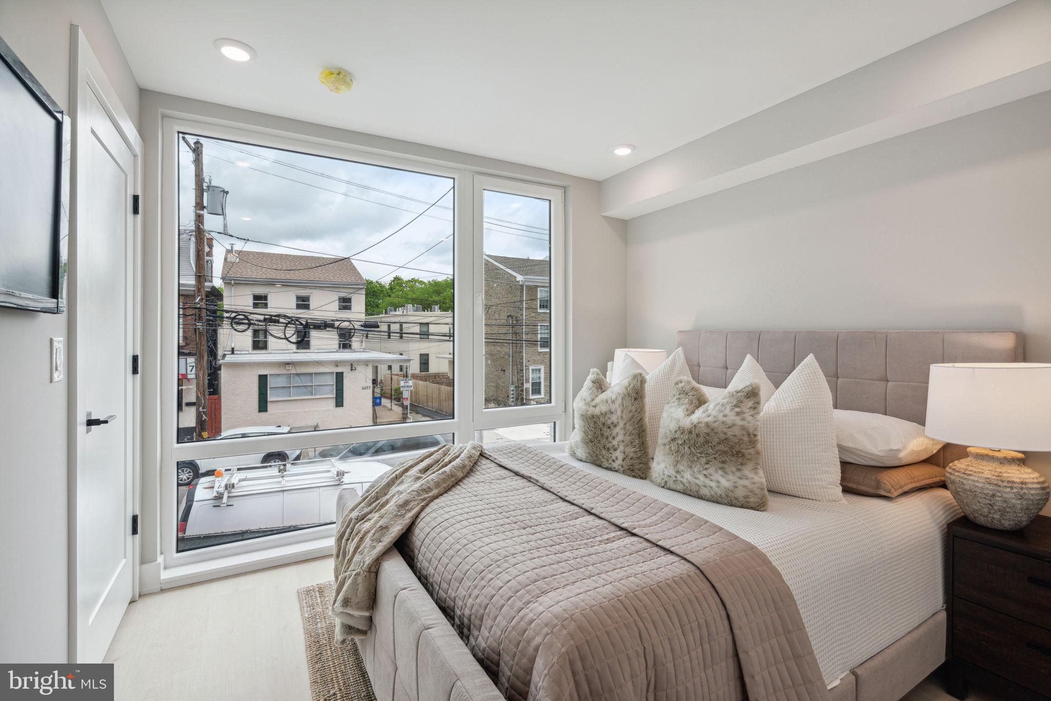 ROXBOROUGH - Residential Lease