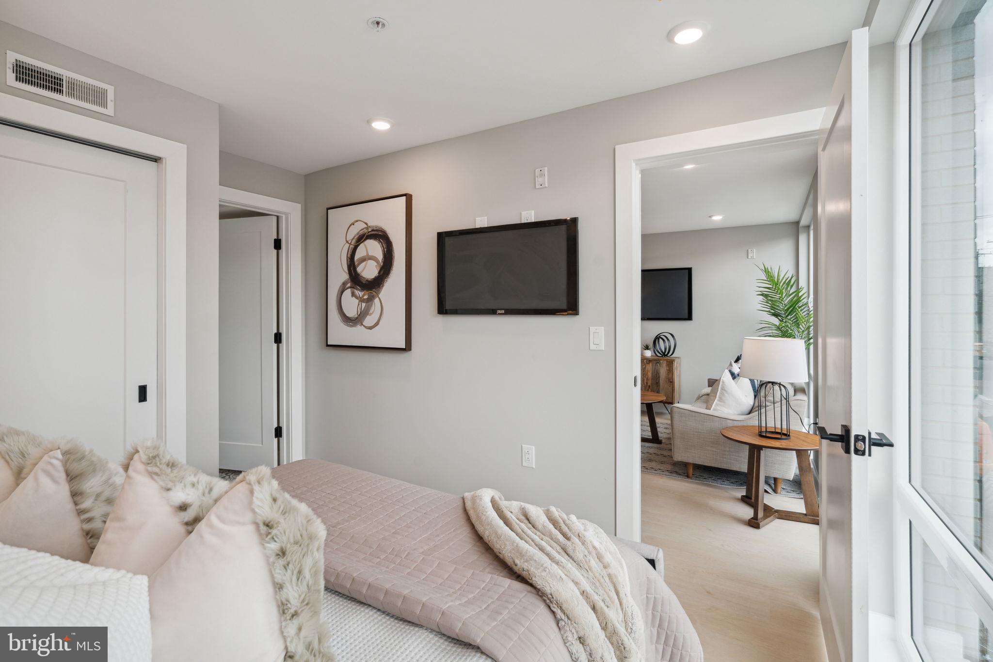 ROXBOROUGH - Residential Lease